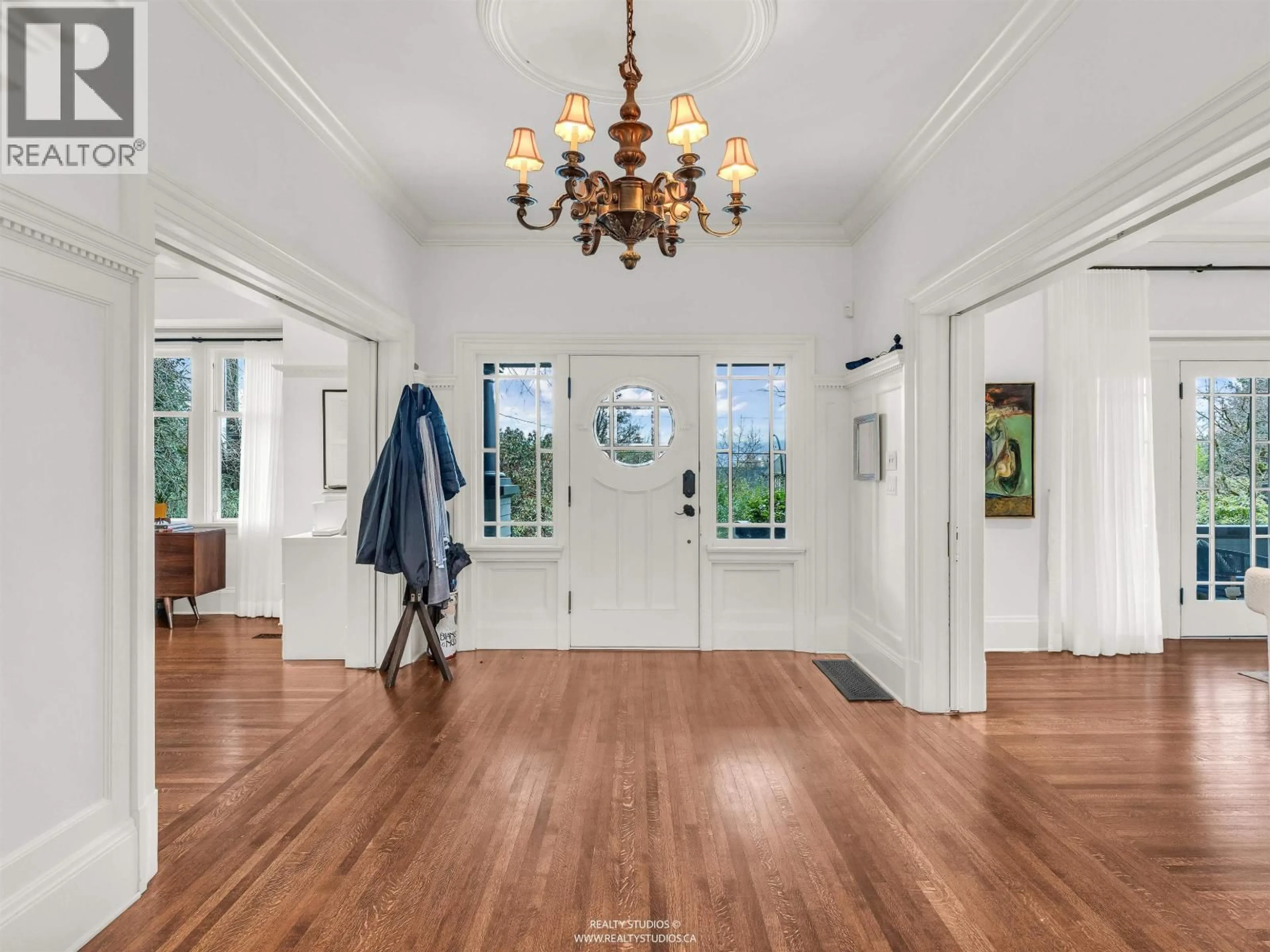 Indoor foyer for 1712 CEDAR CRESCENT, Vancouver British Columbia V6J2R2