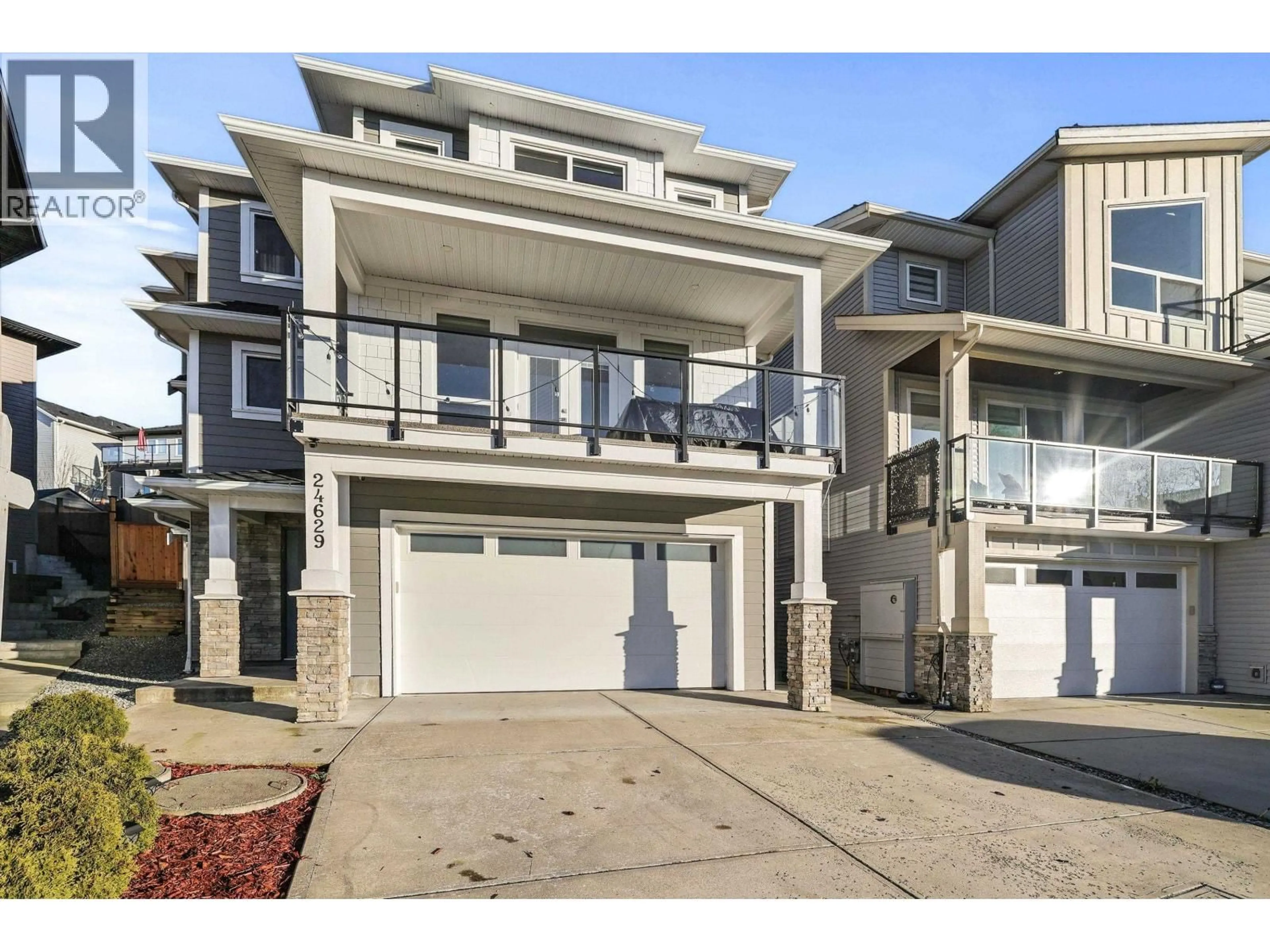 Home with vinyl exterior material, street for 24629 105A AVENUE, Maple Ridge British Columbia V2W0K3