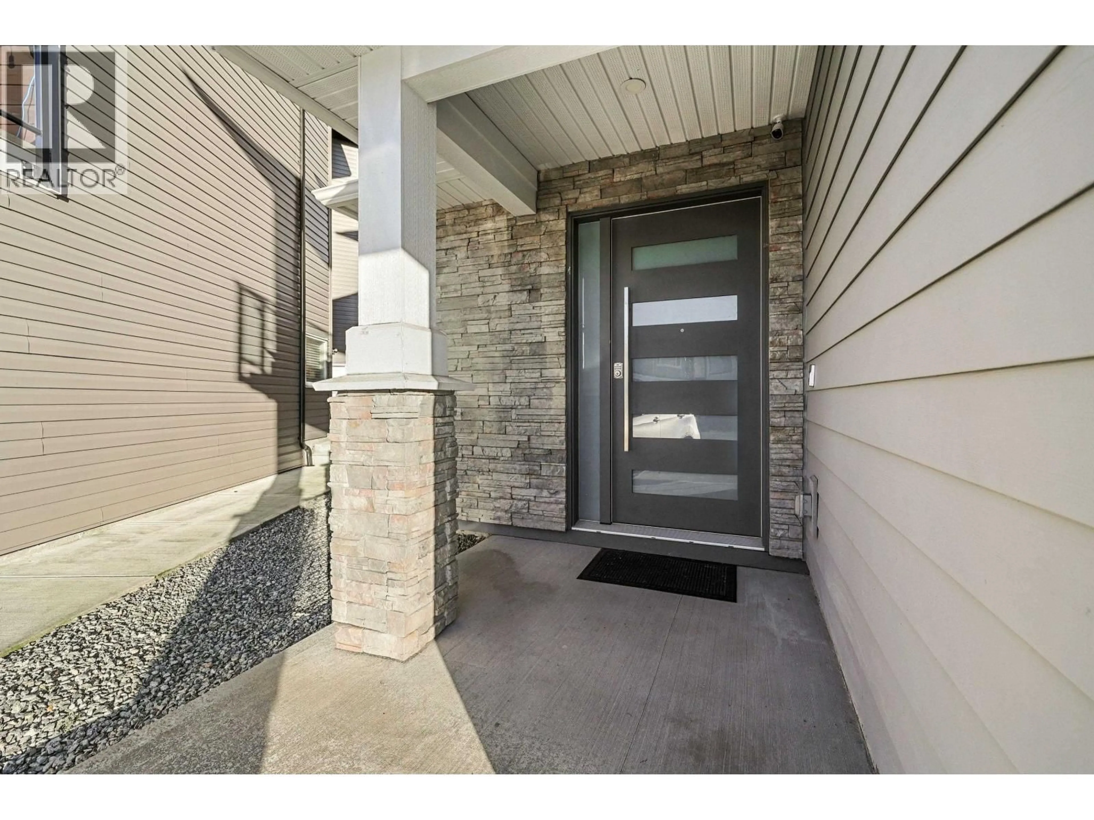 Indoor entryway for 24629 105A AVENUE, Maple Ridge British Columbia V2W0K3