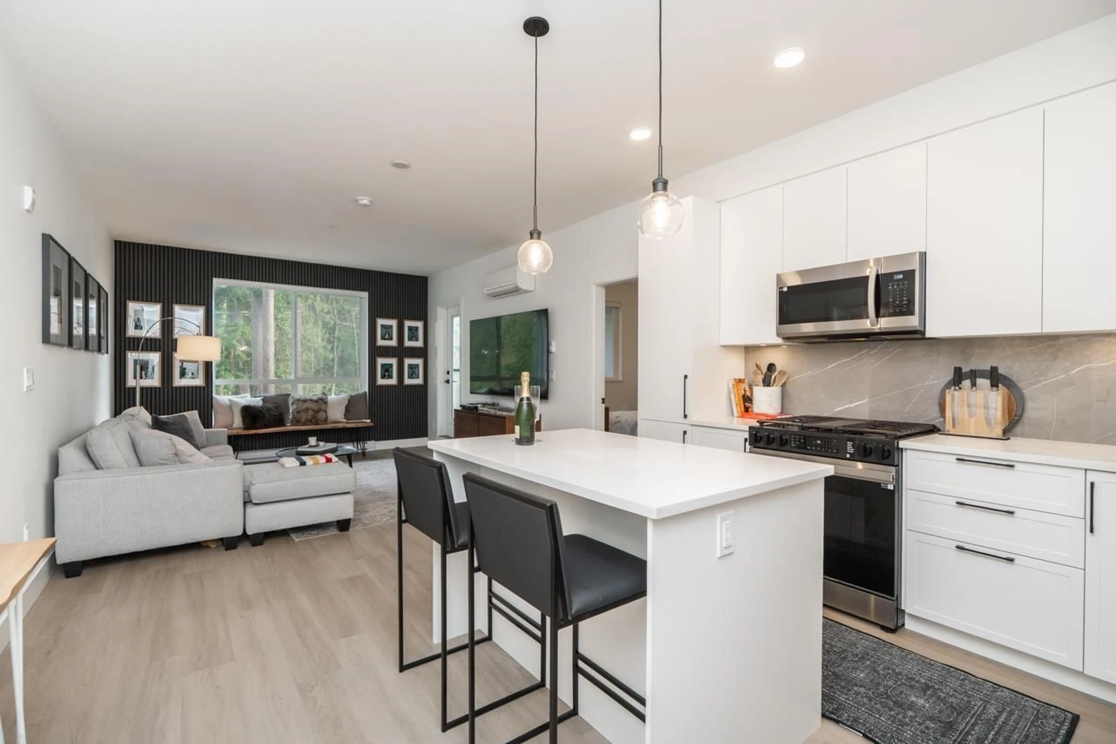 Open concept kitchen, unknown for 208 - 3528 146A STREET, Surrey British Columbia V4P0H4