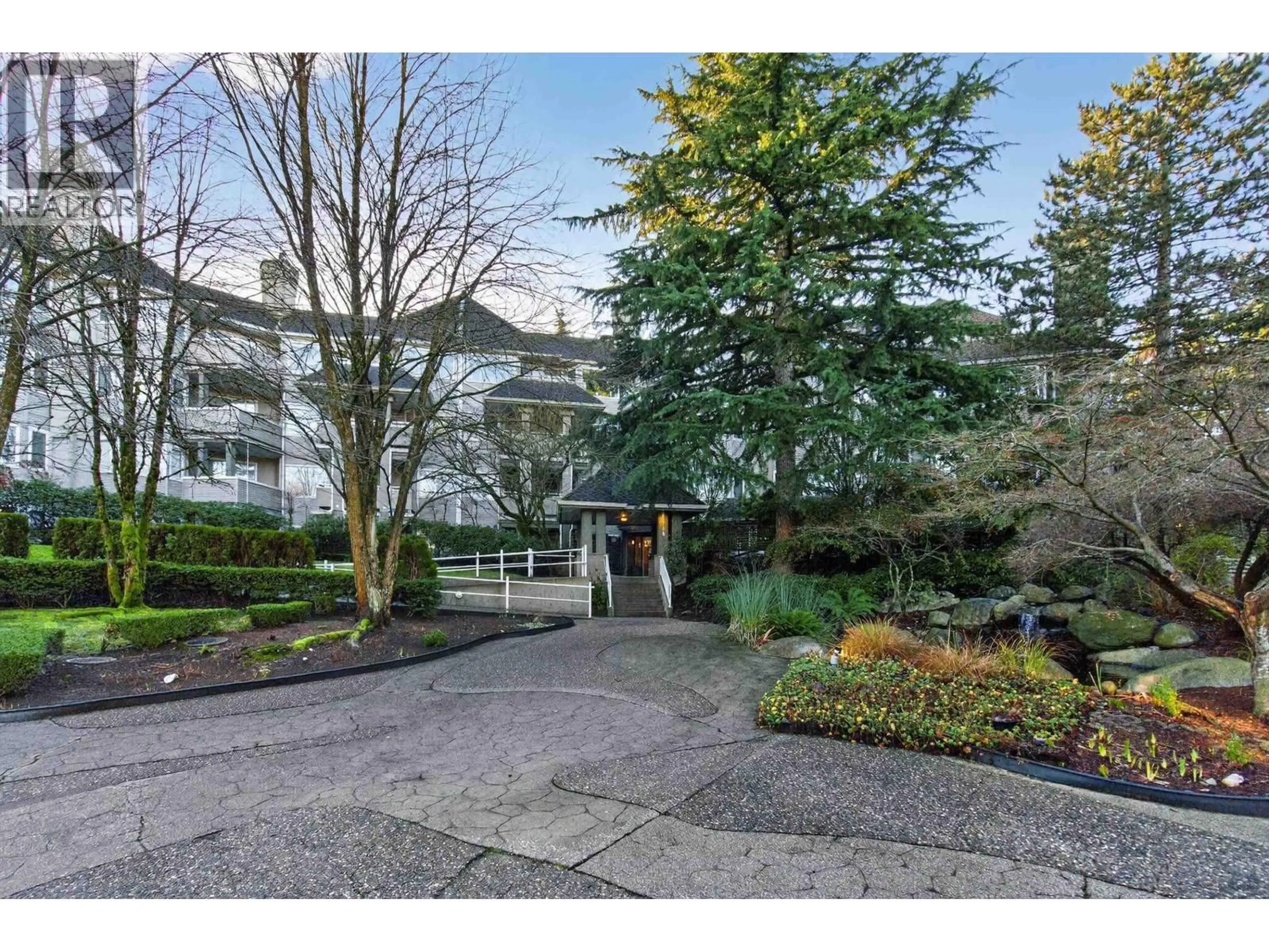 Unknown for 303 - 3738 NORFOLK STREET, Burnaby British Columbia V5G4V4