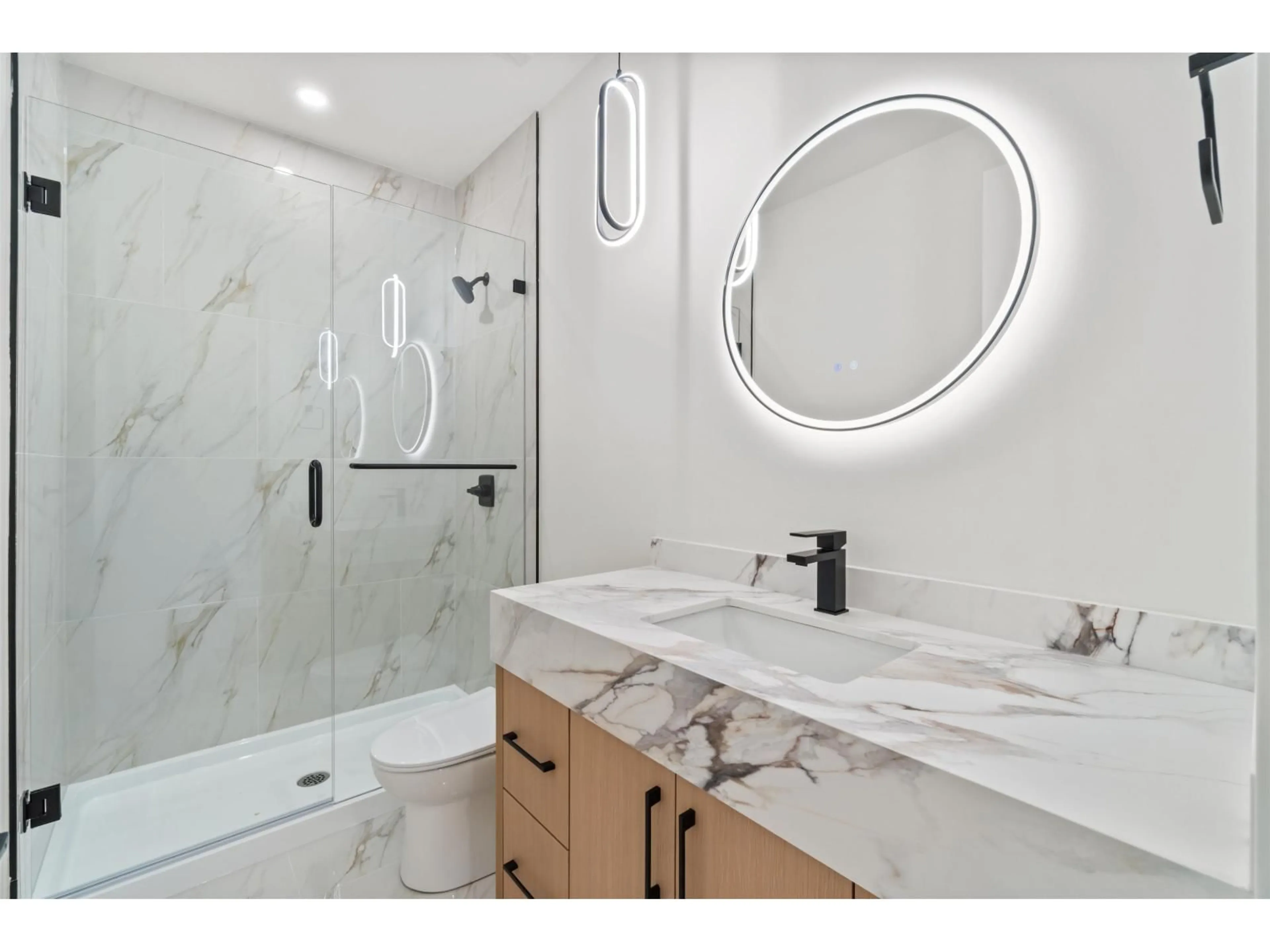 Contemporary bathroom, ceramic/tile floor for 20997 83 AVENUE, Langley British Columbia V2Y4K4