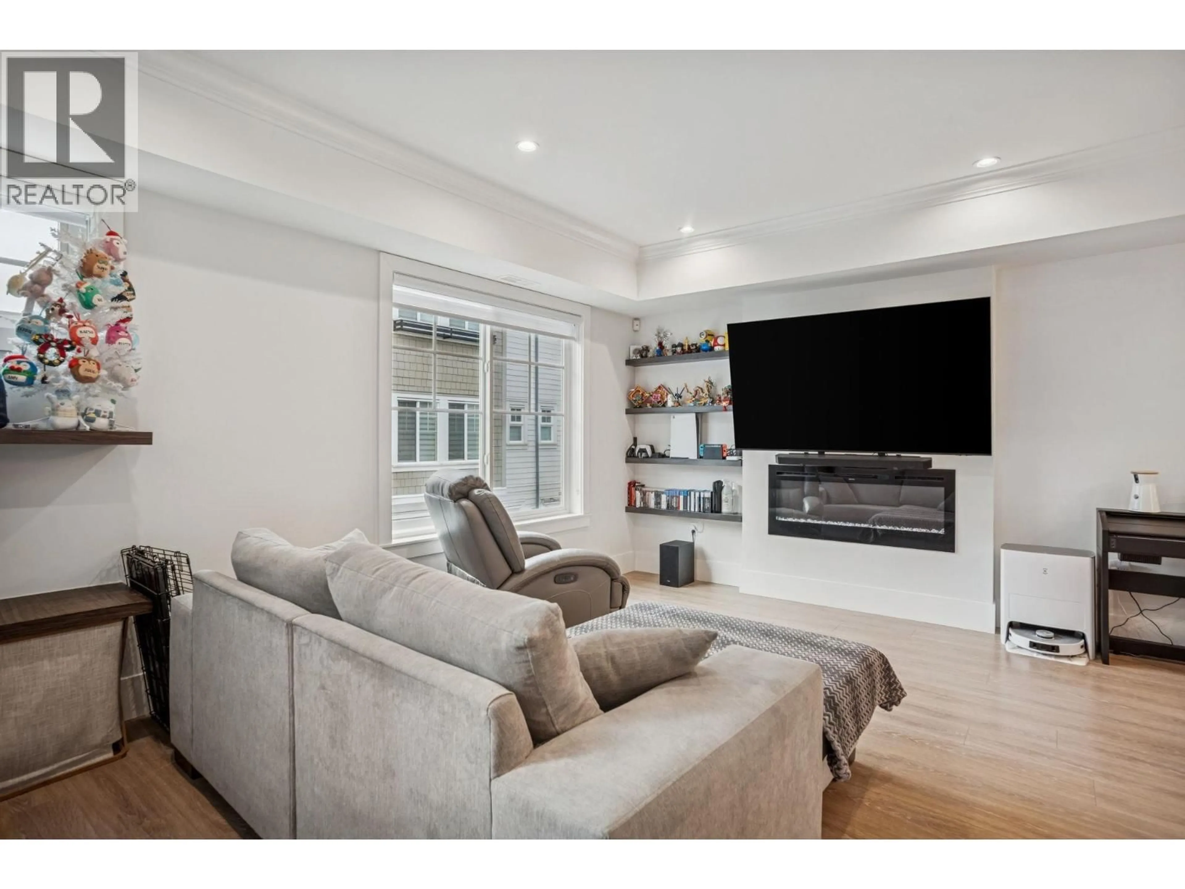 Living room with furniture, unknown for 7 - 9211 MCKIM WAY, Richmond British Columbia V6X0T1