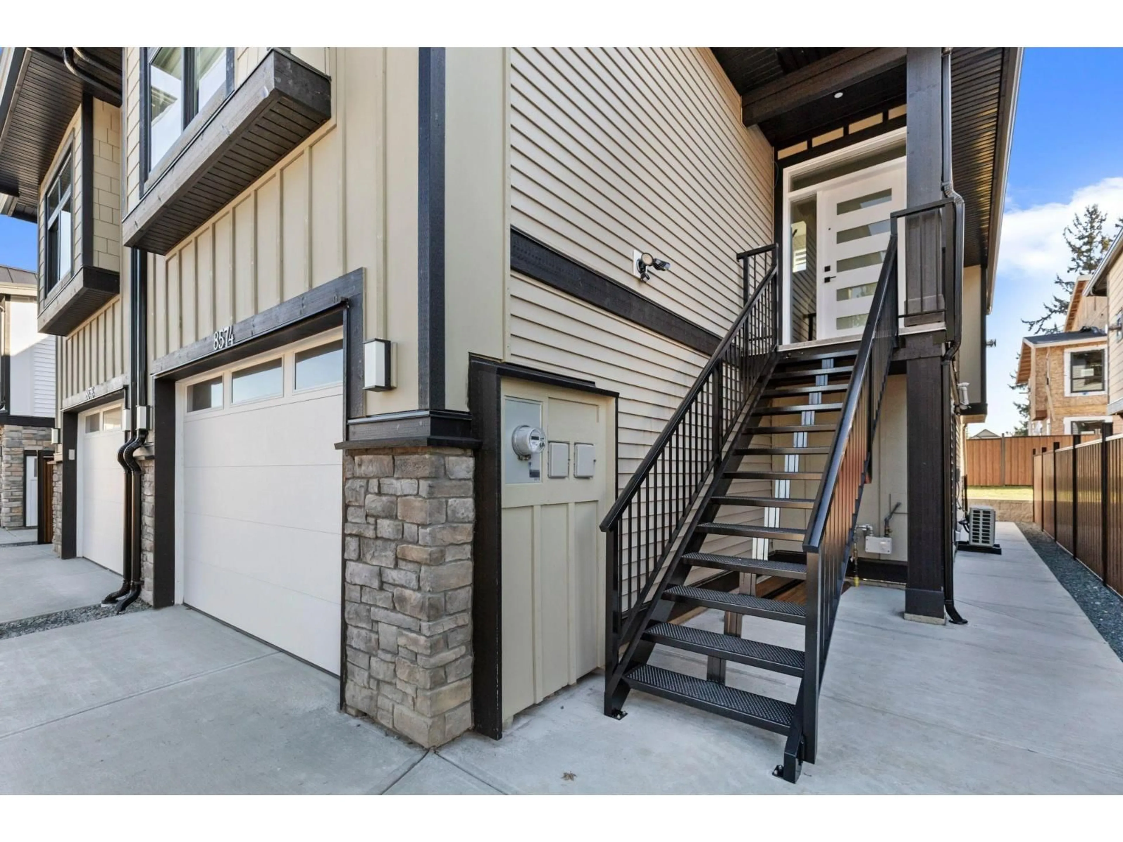 Indoor entryway for 8574 DUNBAR WAY, Mission British Columbia V4S0A7