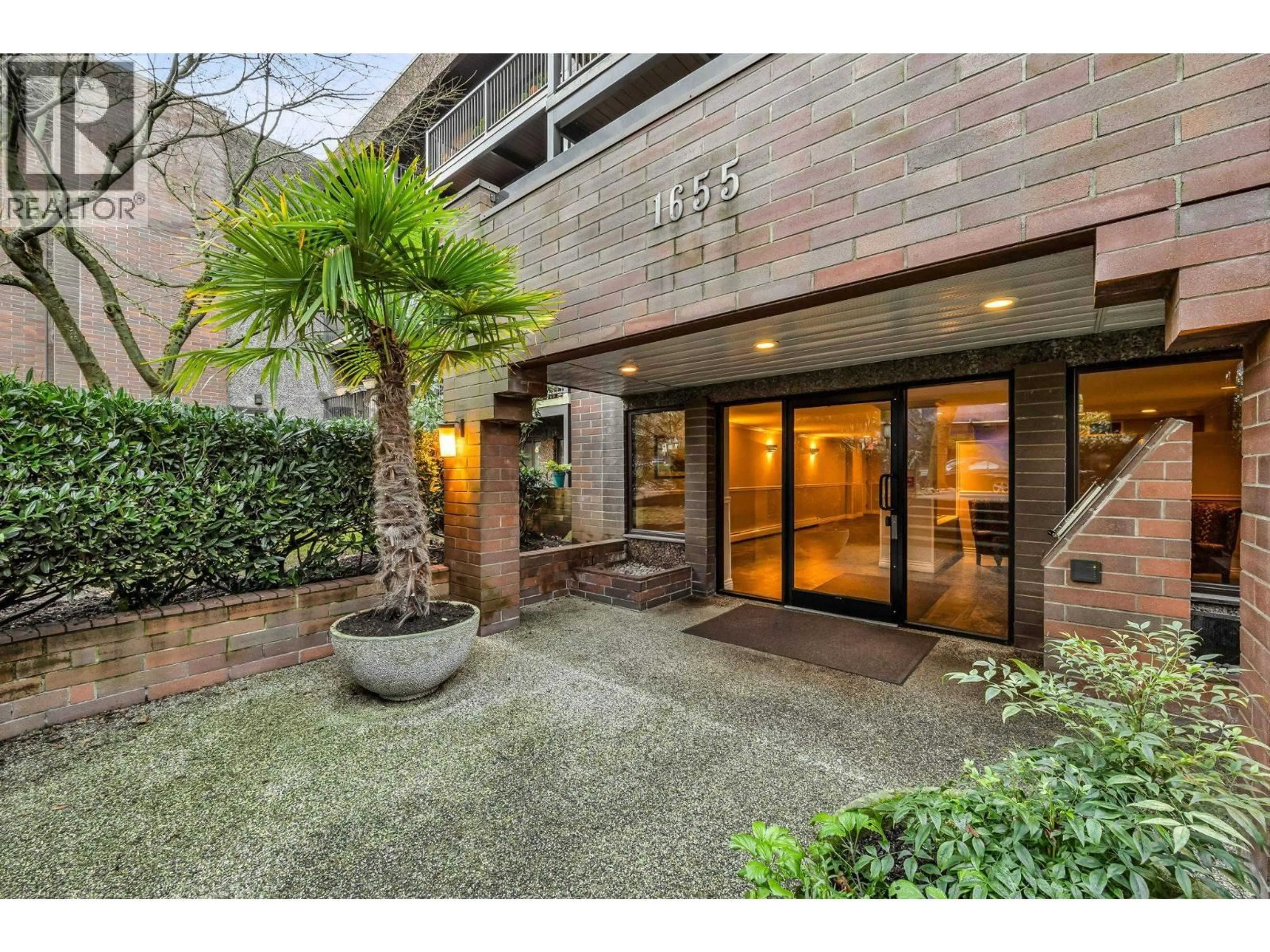 Indoor entryway for 109 - 1655 NELSON STREET, Vancouver British Columbia V6G1M4