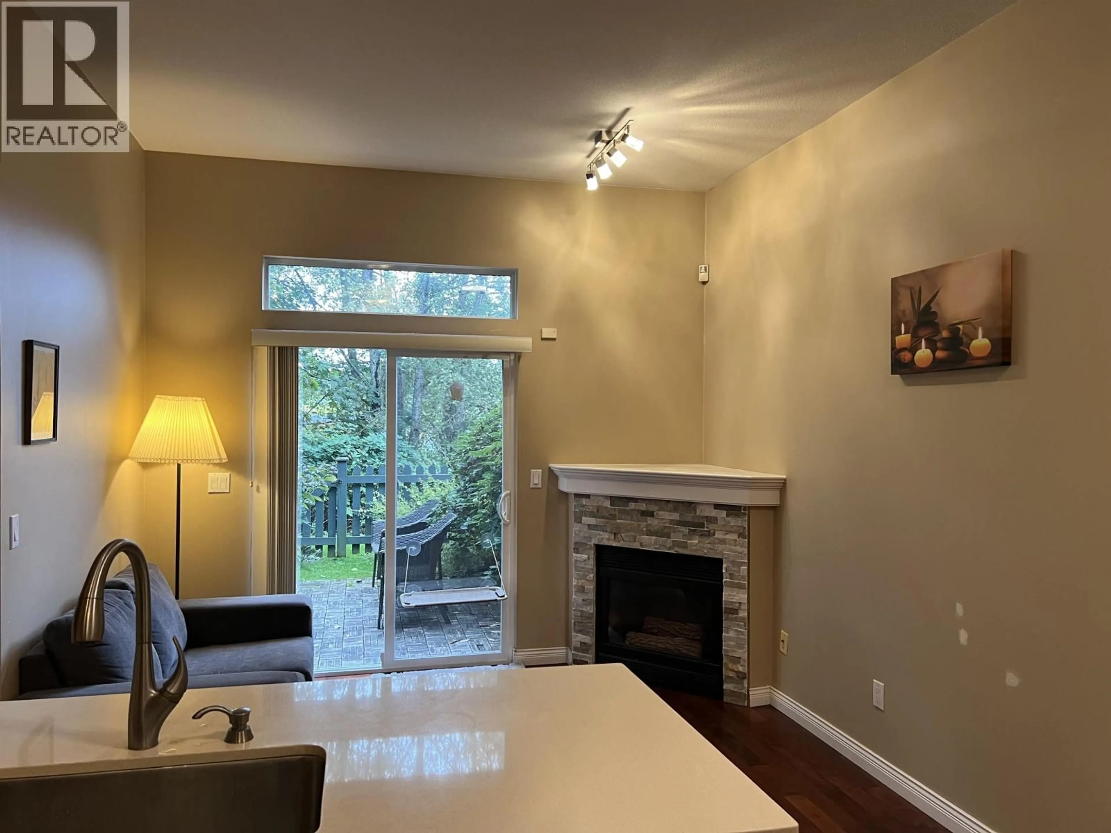 Living room with furniture, unknown for 18 - 7465 MULBERRY PLACE, Burnaby British Columbia V3N5A1