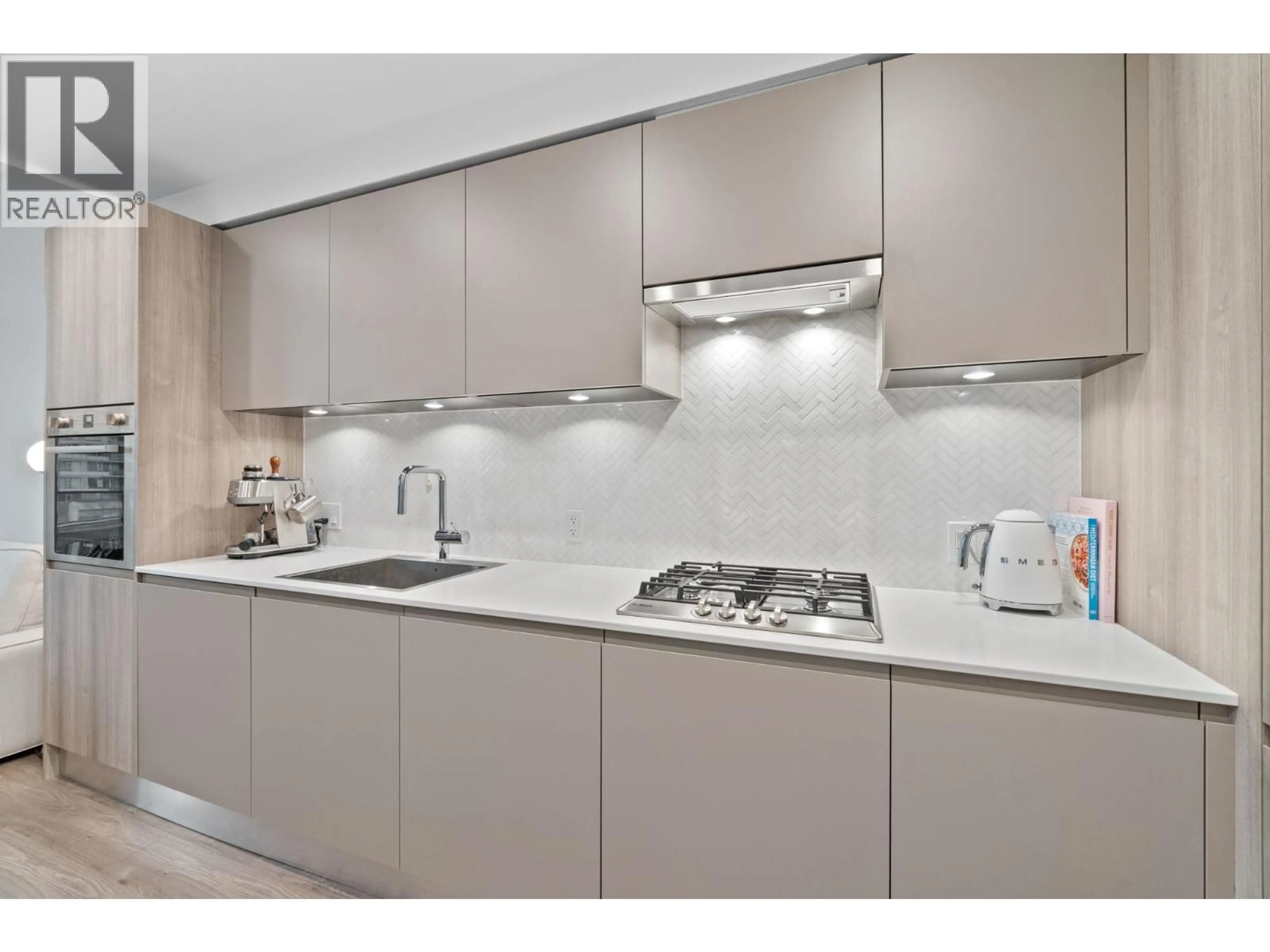 Standard kitchen, unknown for 604 - 3809 EVERGREEN PLACE, Burnaby British Columbia V3J0M1