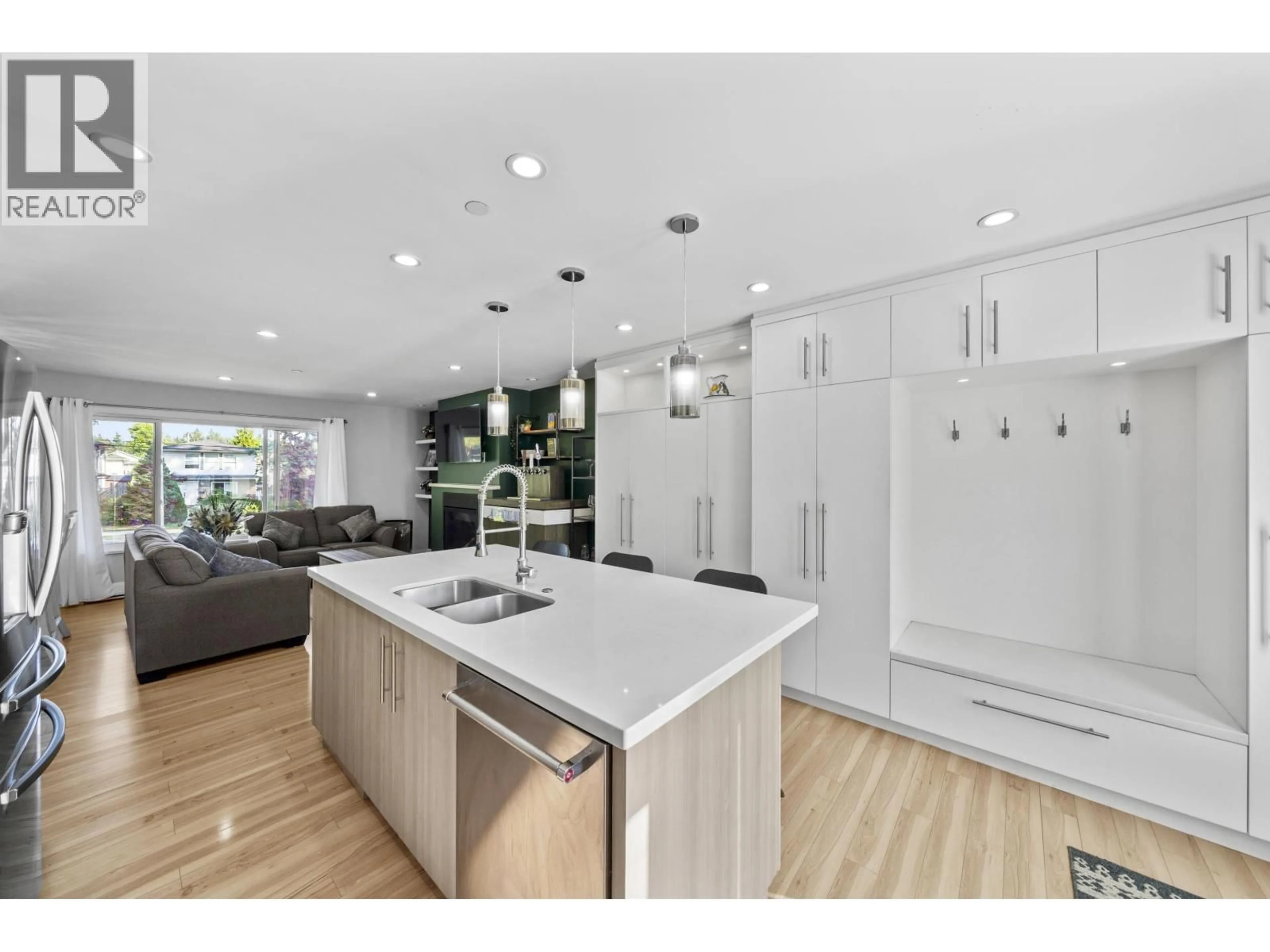 Open concept kitchen, unknown for 3759 COAST MERIDIAN ROAD, Port Coquitlam British Columbia V3B3P2