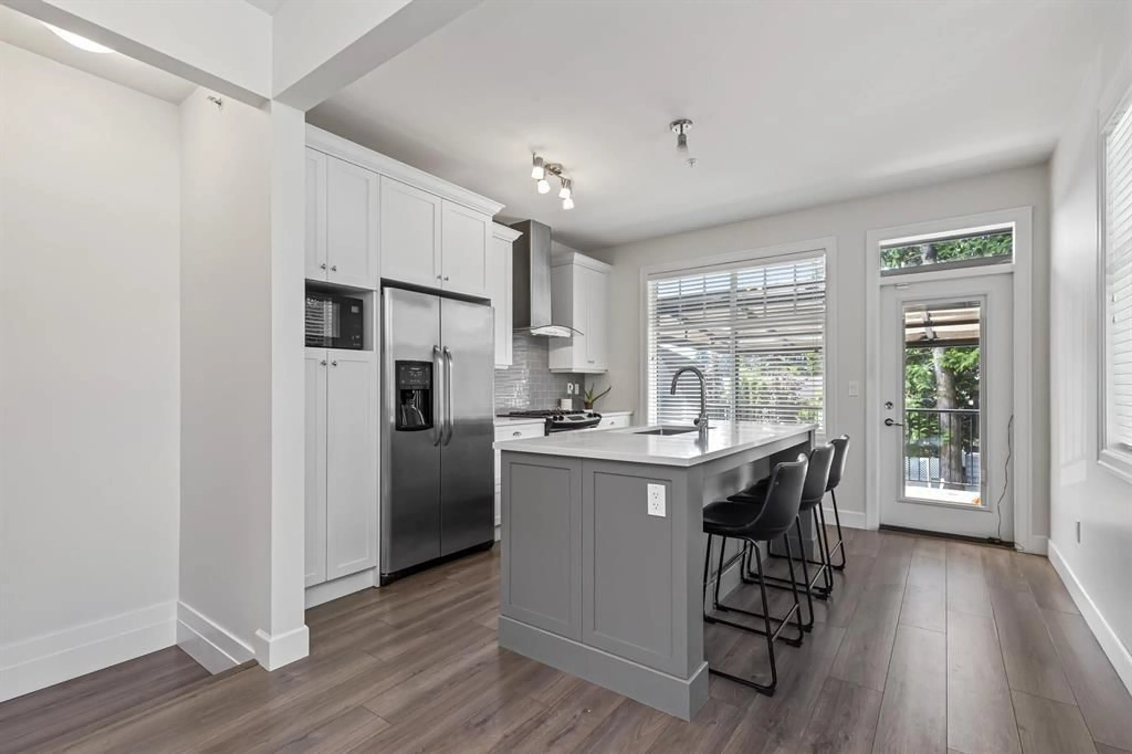 Open concept kitchen, unknown for 1 - 33460 LYNN AVENUE, Abbotsford British Columbia V2S0H6
