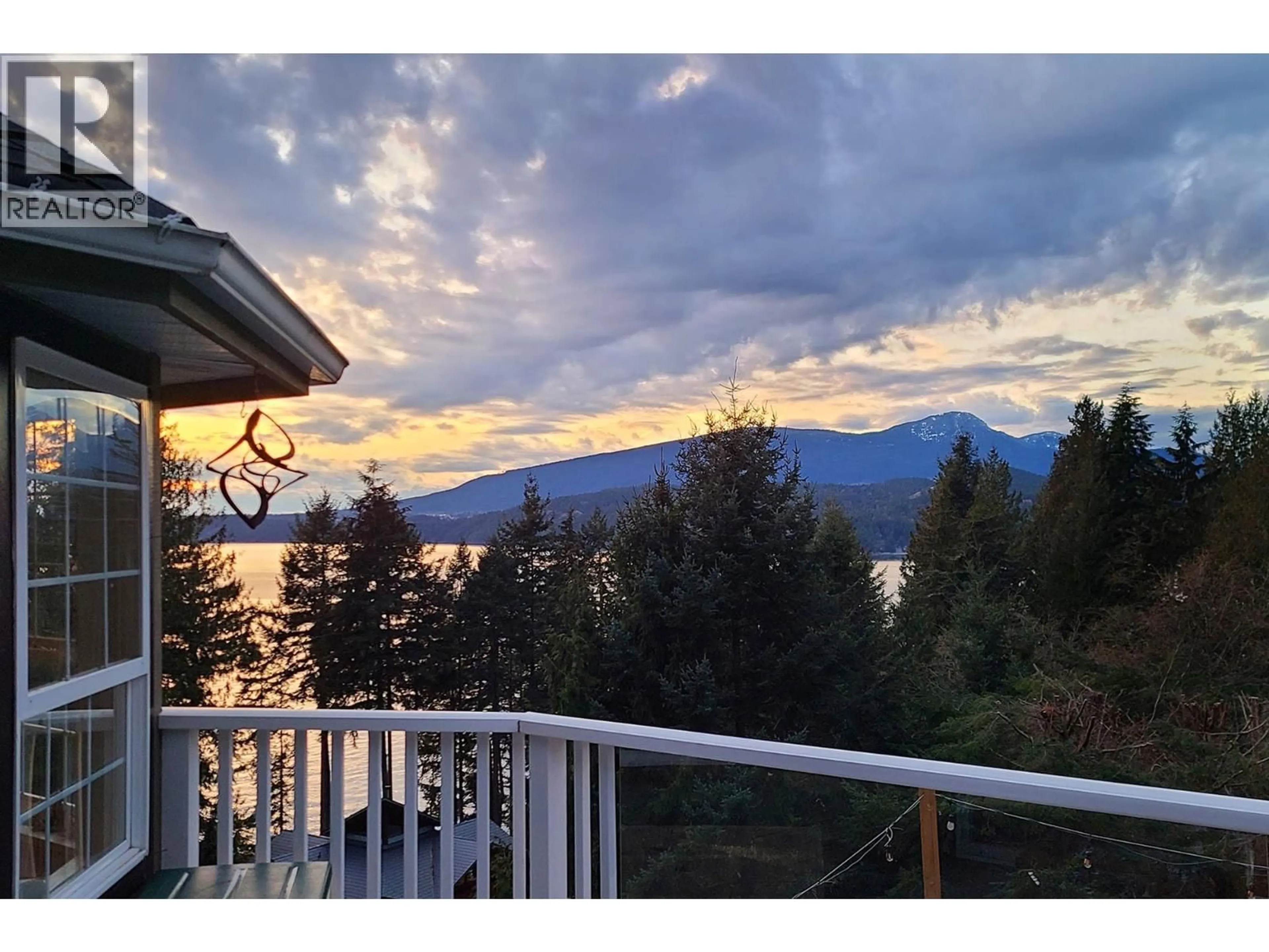 Patio, water/lake/river/ocean view for 1609 ISLEVIEW LANE, Bowen Island British Columbia V0N1G2