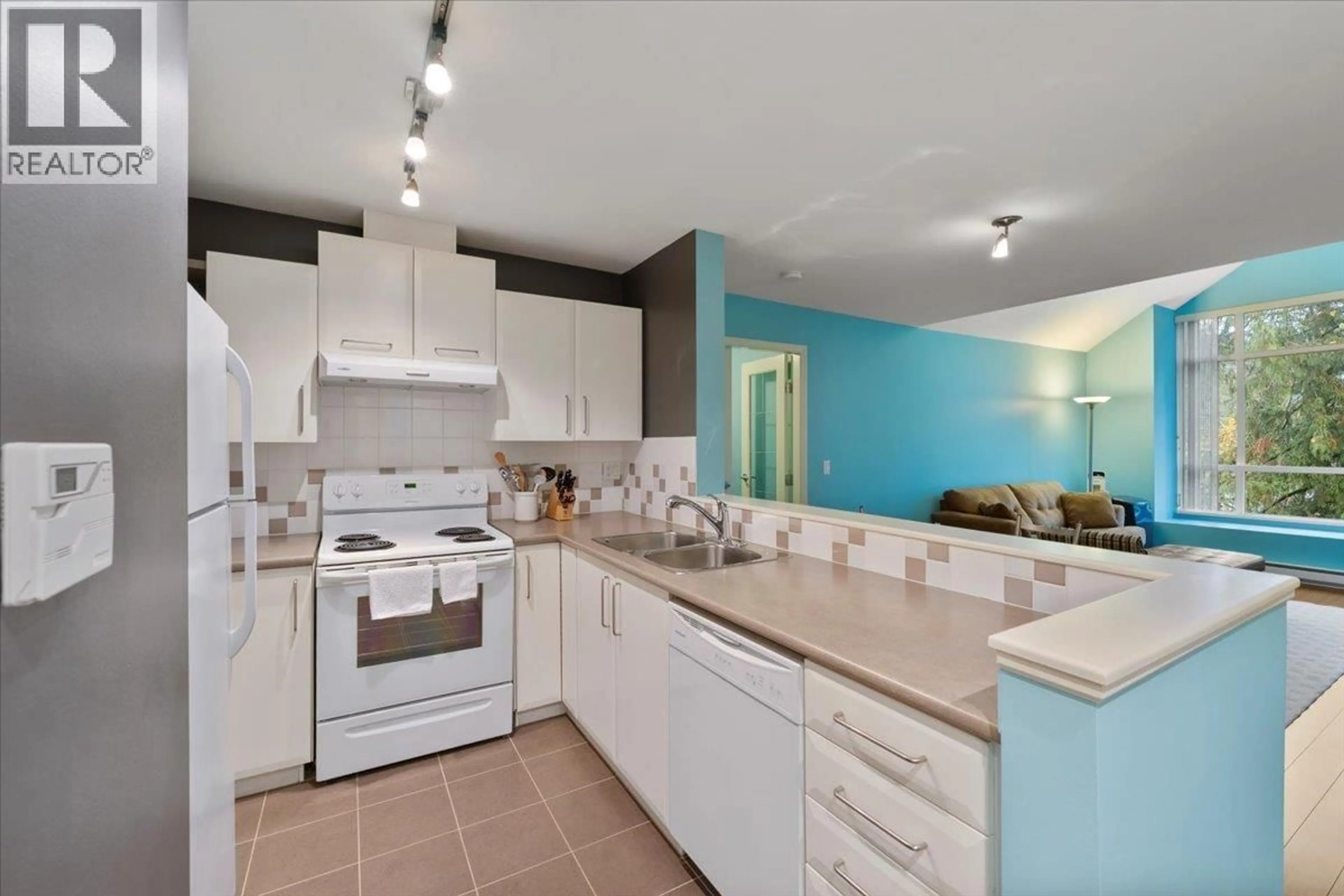 Unknown for 413 - 6893 PRENTER STREET, Burnaby British Columbia V5E4L3