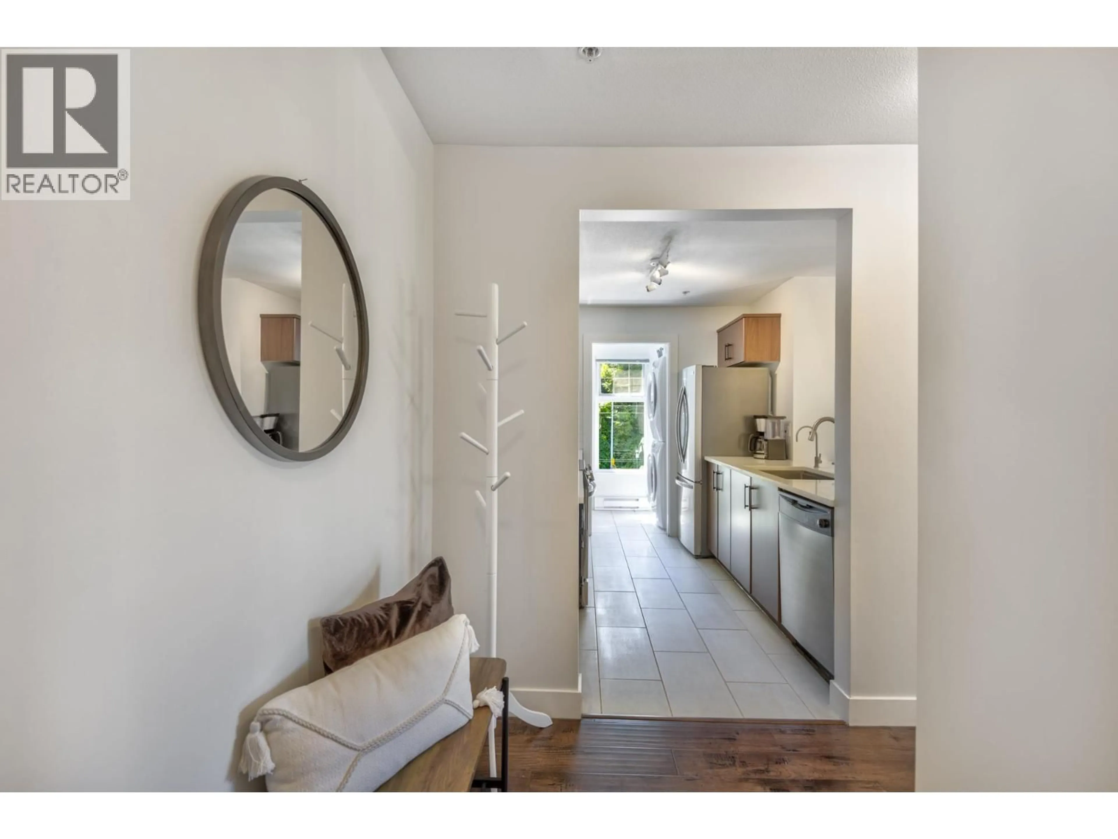 Indoor entryway for 302 - 3240 ST JOHNS STREET, Port Moody British Columbia V3H0C1