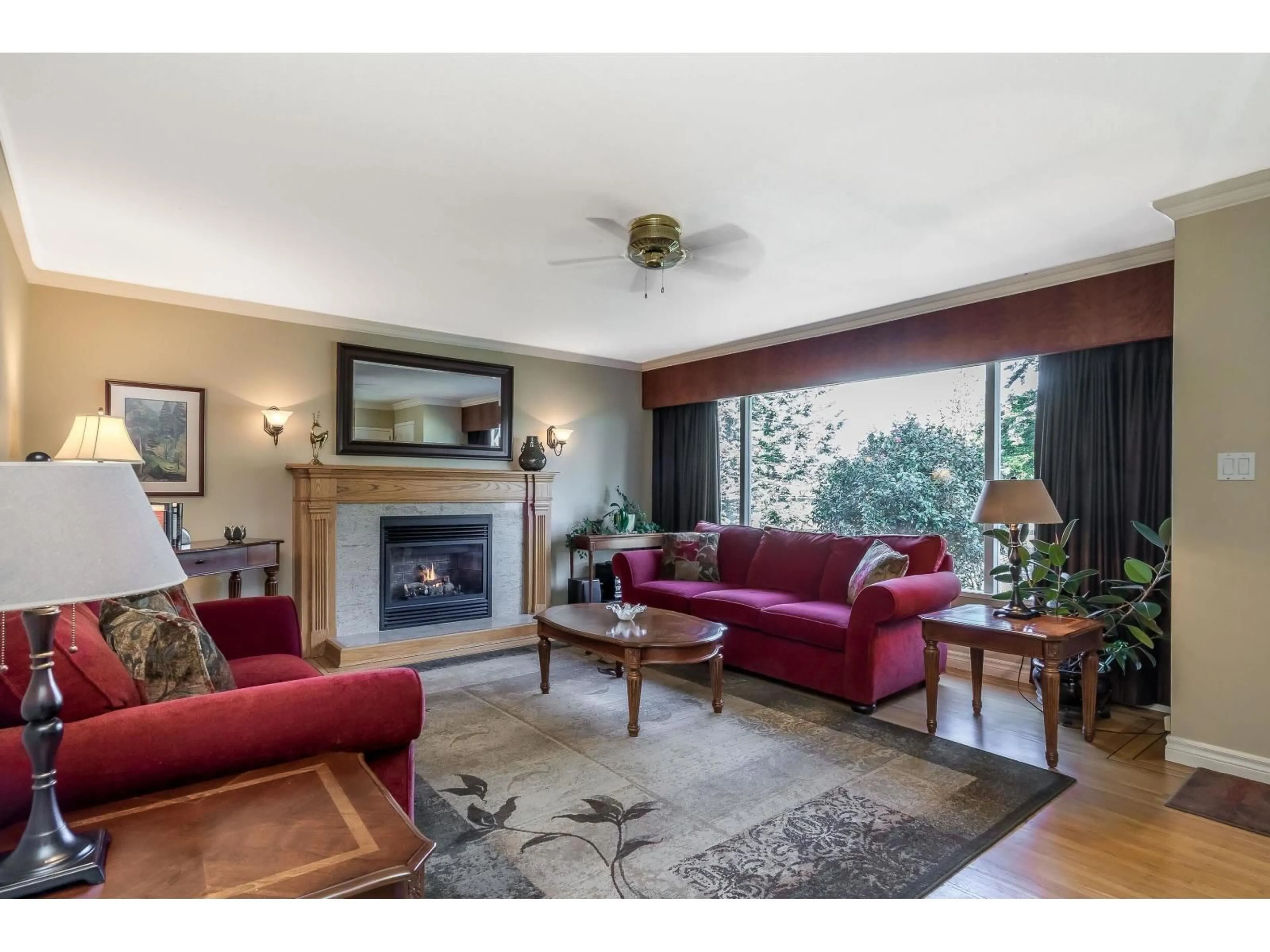 Living room with furniture, unknown for 11564 97 AVENUE, Surrey British Columbia V3V2B6