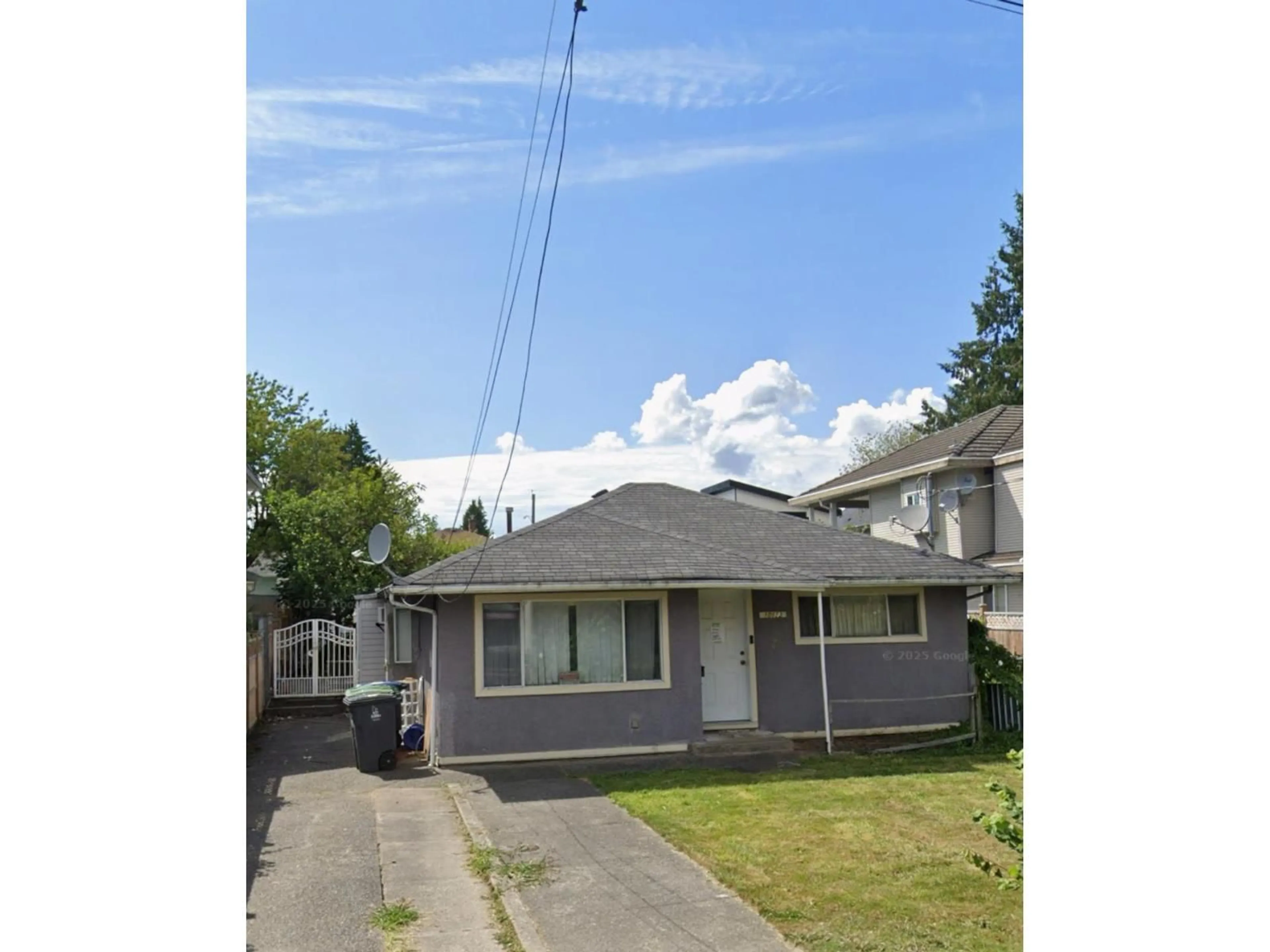 A pic from outside/outdoor area/front of a property/back of a property/a pic from drone, street for 10923 132 STREET, Surrey British Columbia V3T3W8