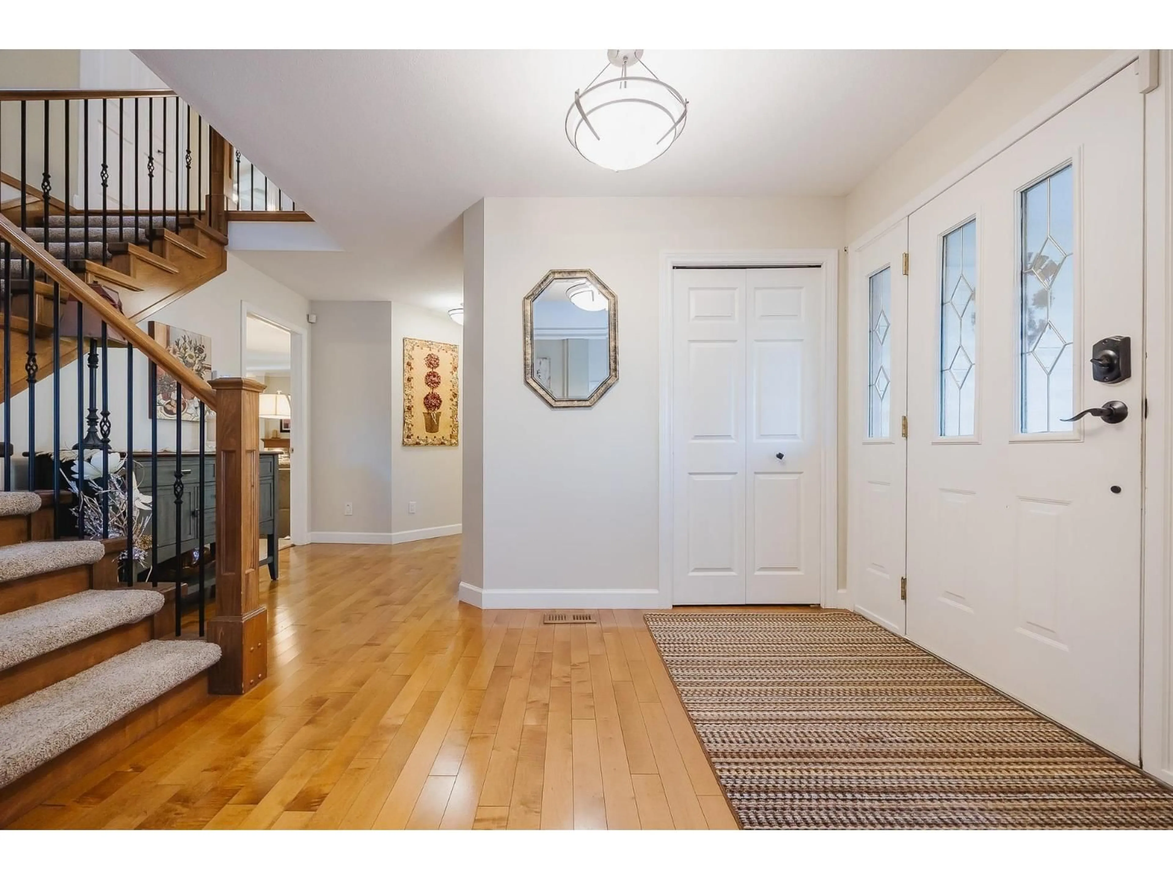 Indoor entryway for 16636 83 AVENUE, Surrey British Columbia V4N3H4