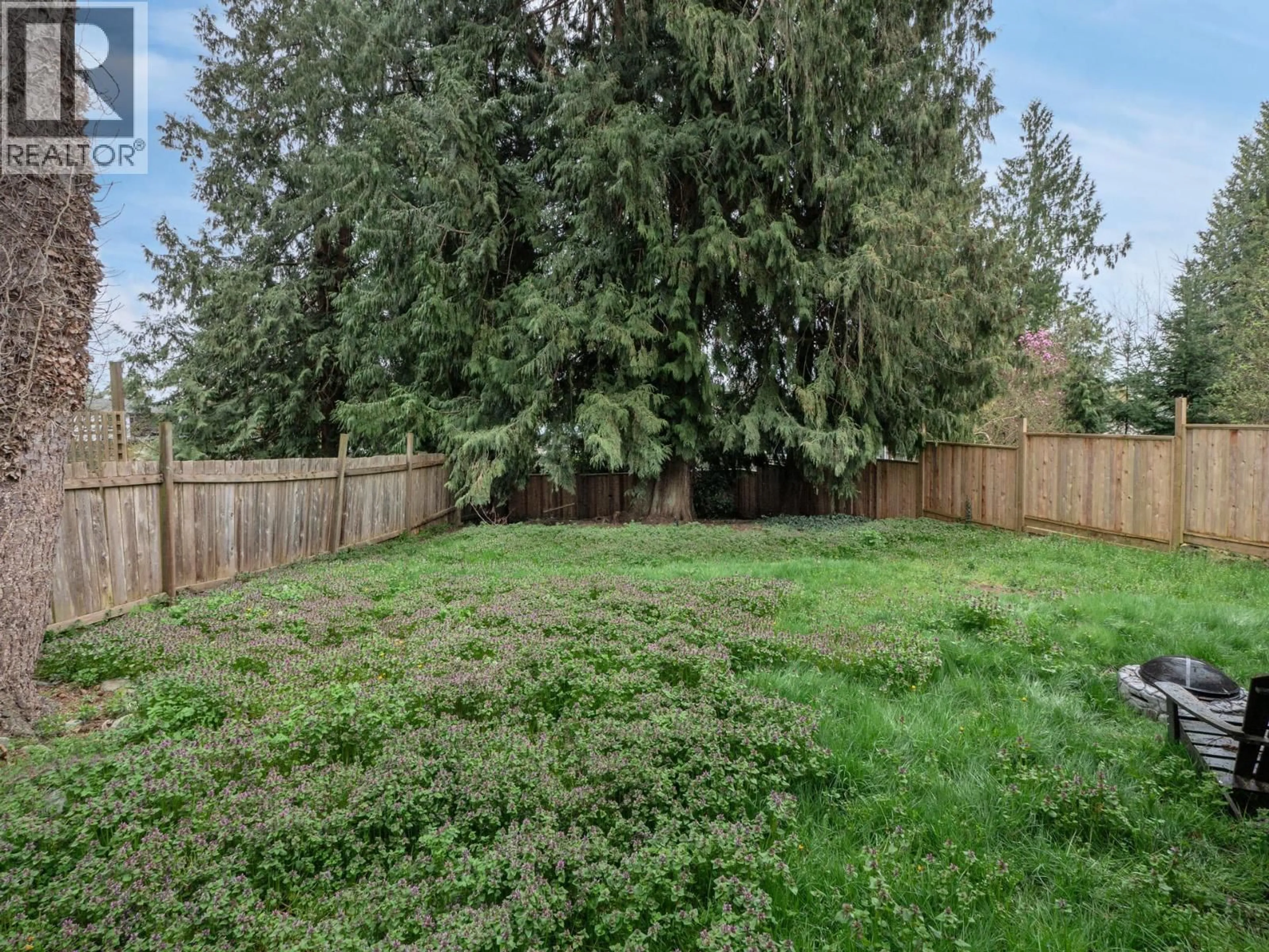 Patio, forest/trees view for 617 GOWER POINT ROAD, Gibsons British Columbia V0N1V8