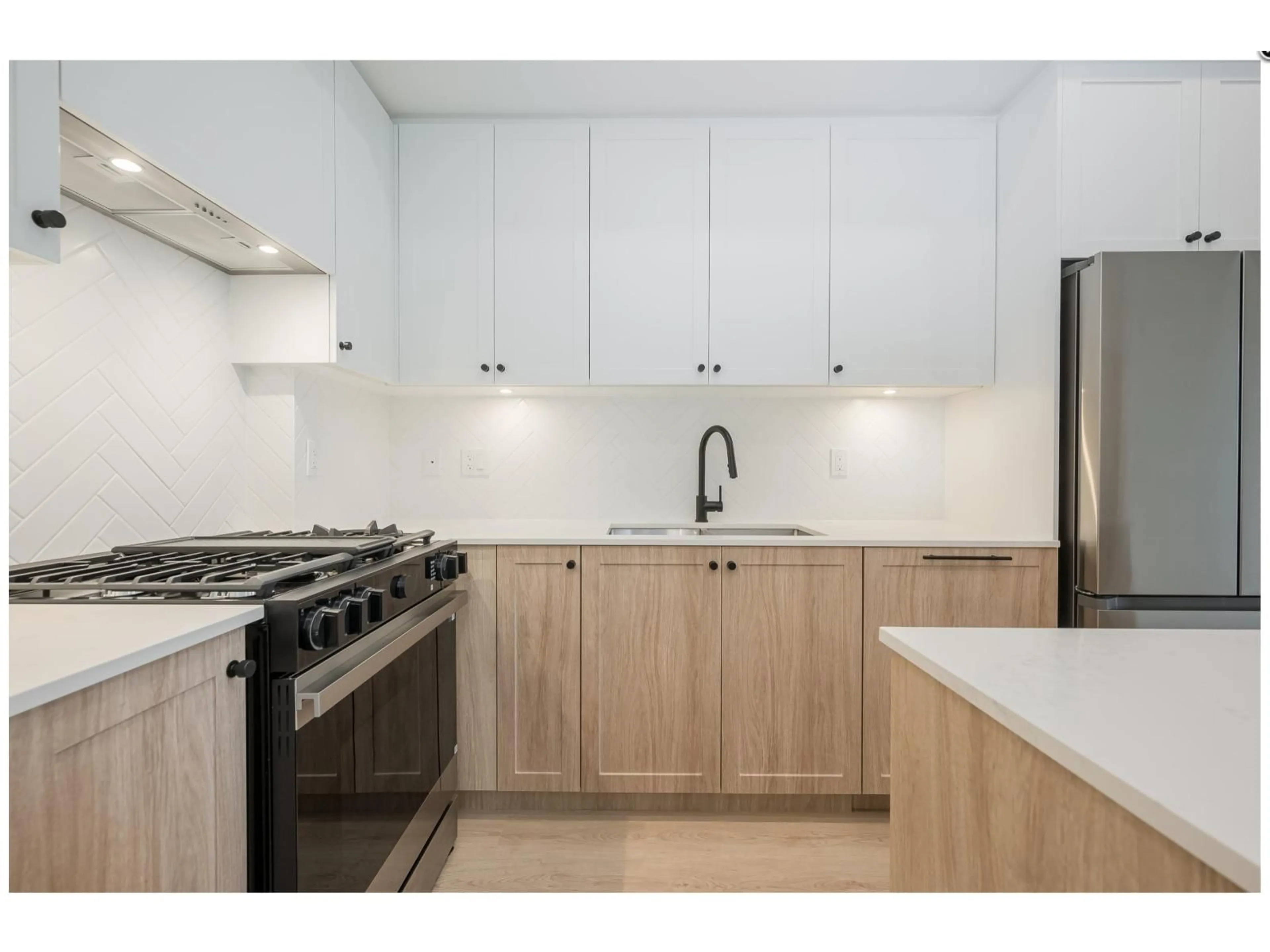 Standard kitchen, unknown for 512 - 19885 76 AVENUE, Langley British Columbia V2Y4M5