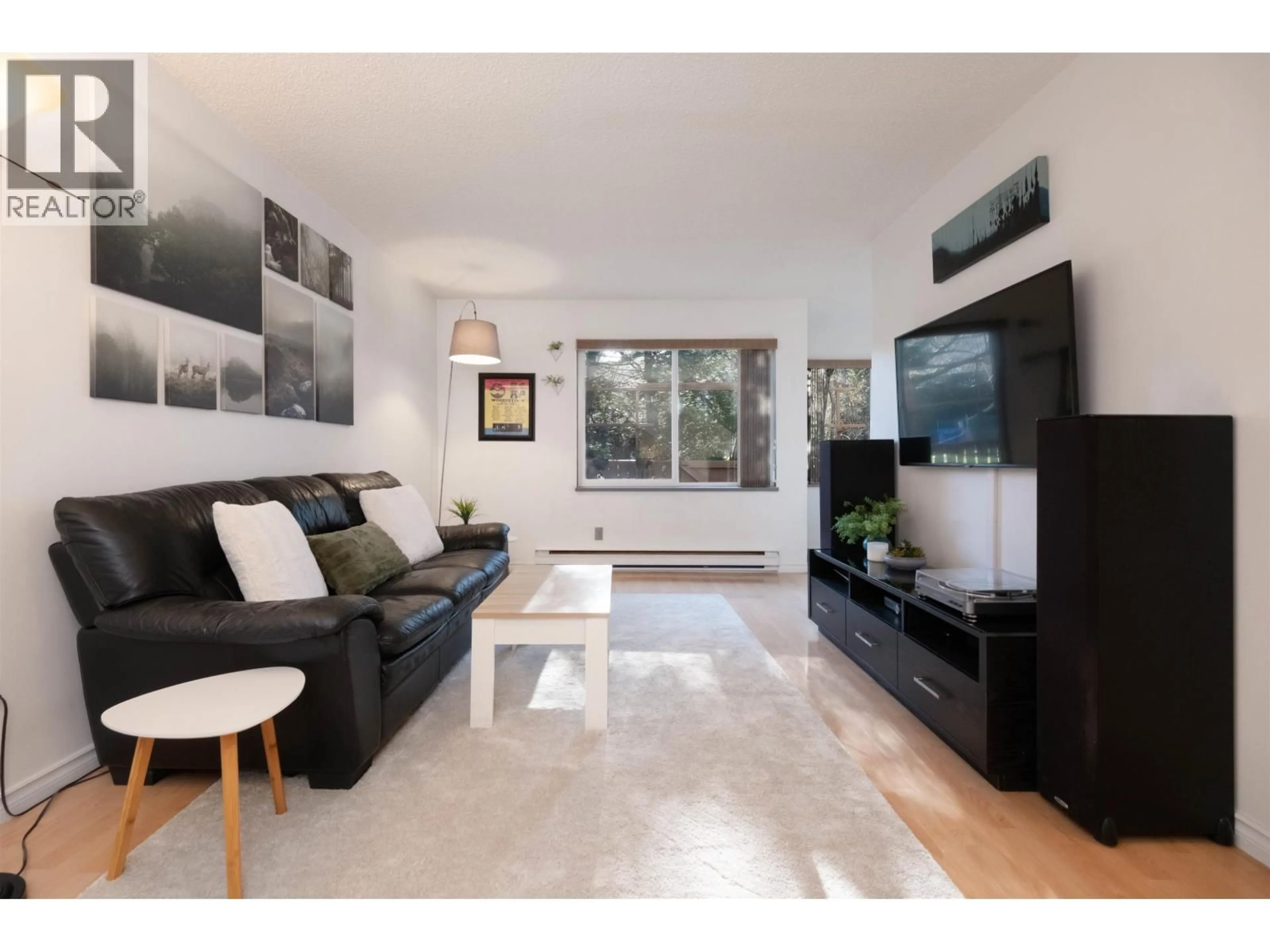 Living room with furniture, unknown for 3452 COPELAND AVENUE, Vancouver British Columbia V5S4B6