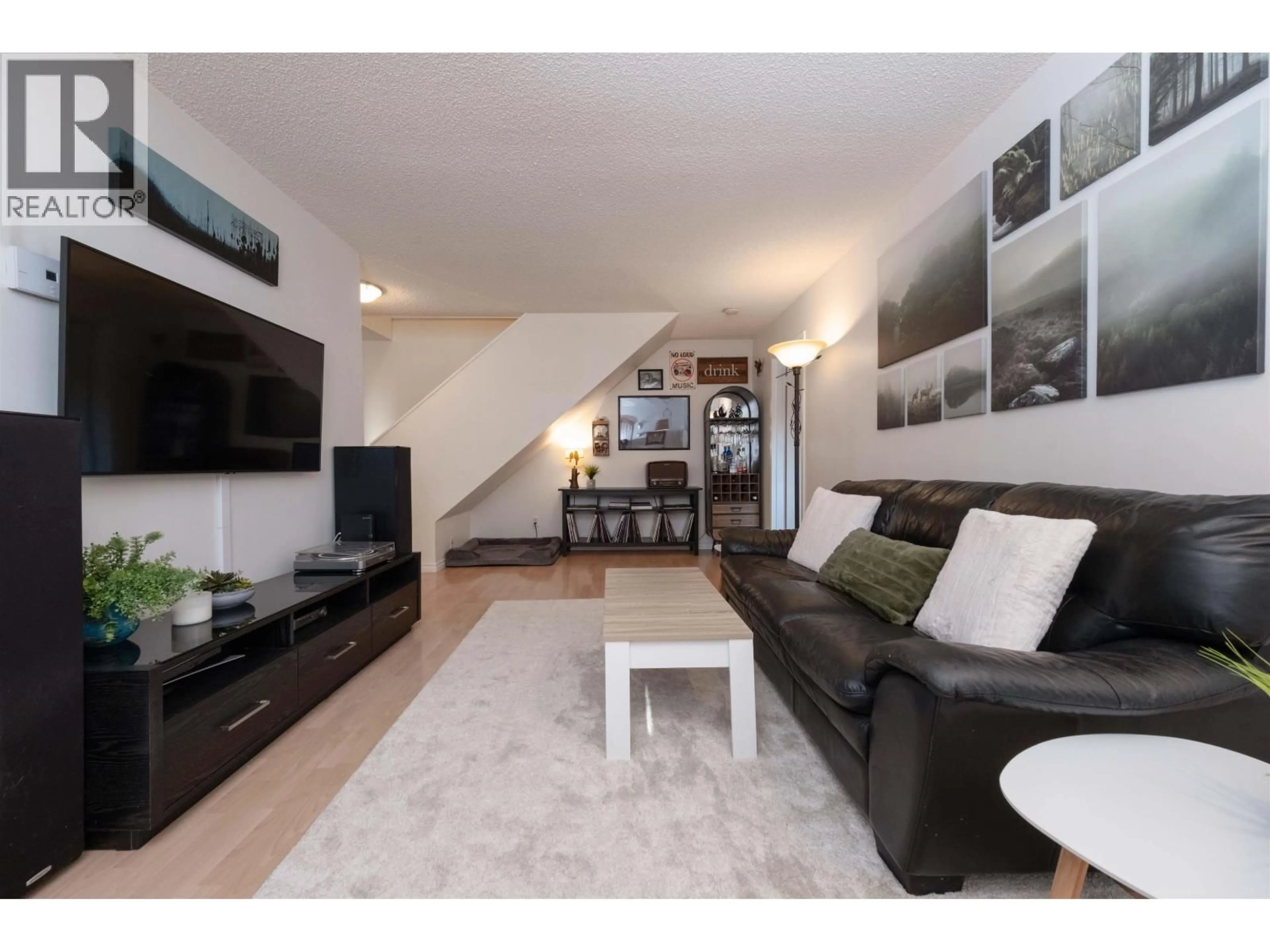 Living room with furniture, unknown for 3452 COPELAND AVENUE, Vancouver British Columbia V5S4B6