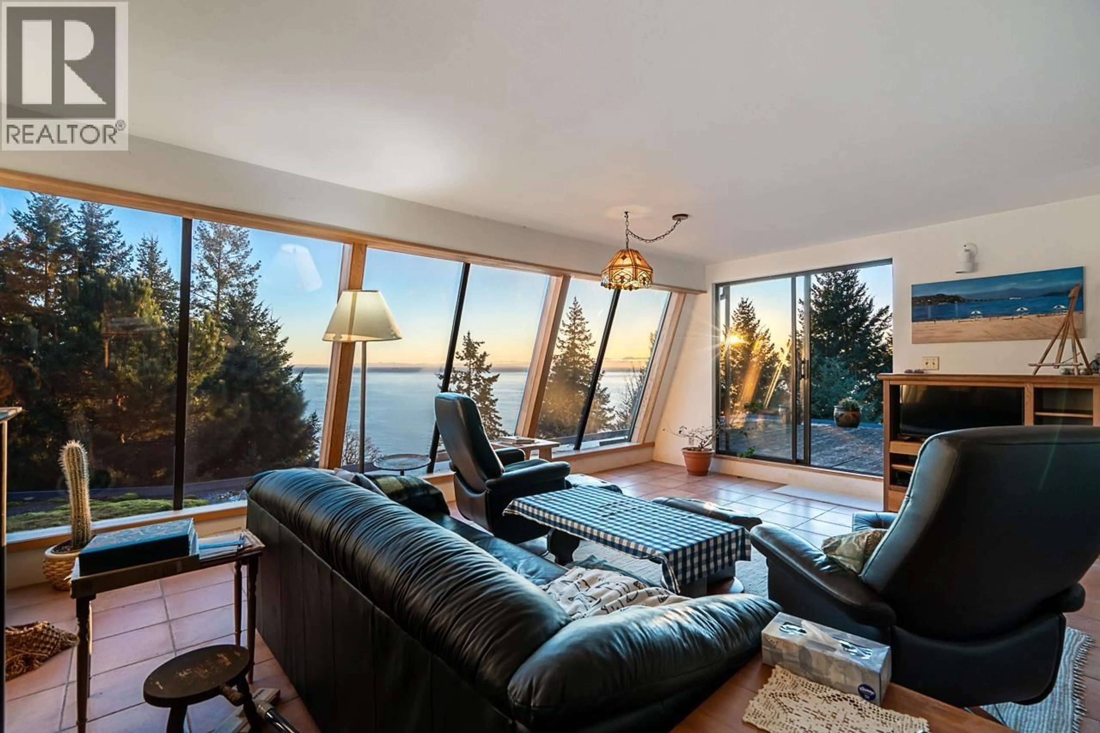 Living room with furniture, unknown for 5970 CONDOR PLACE, West Vancouver British Columbia V7W1W4