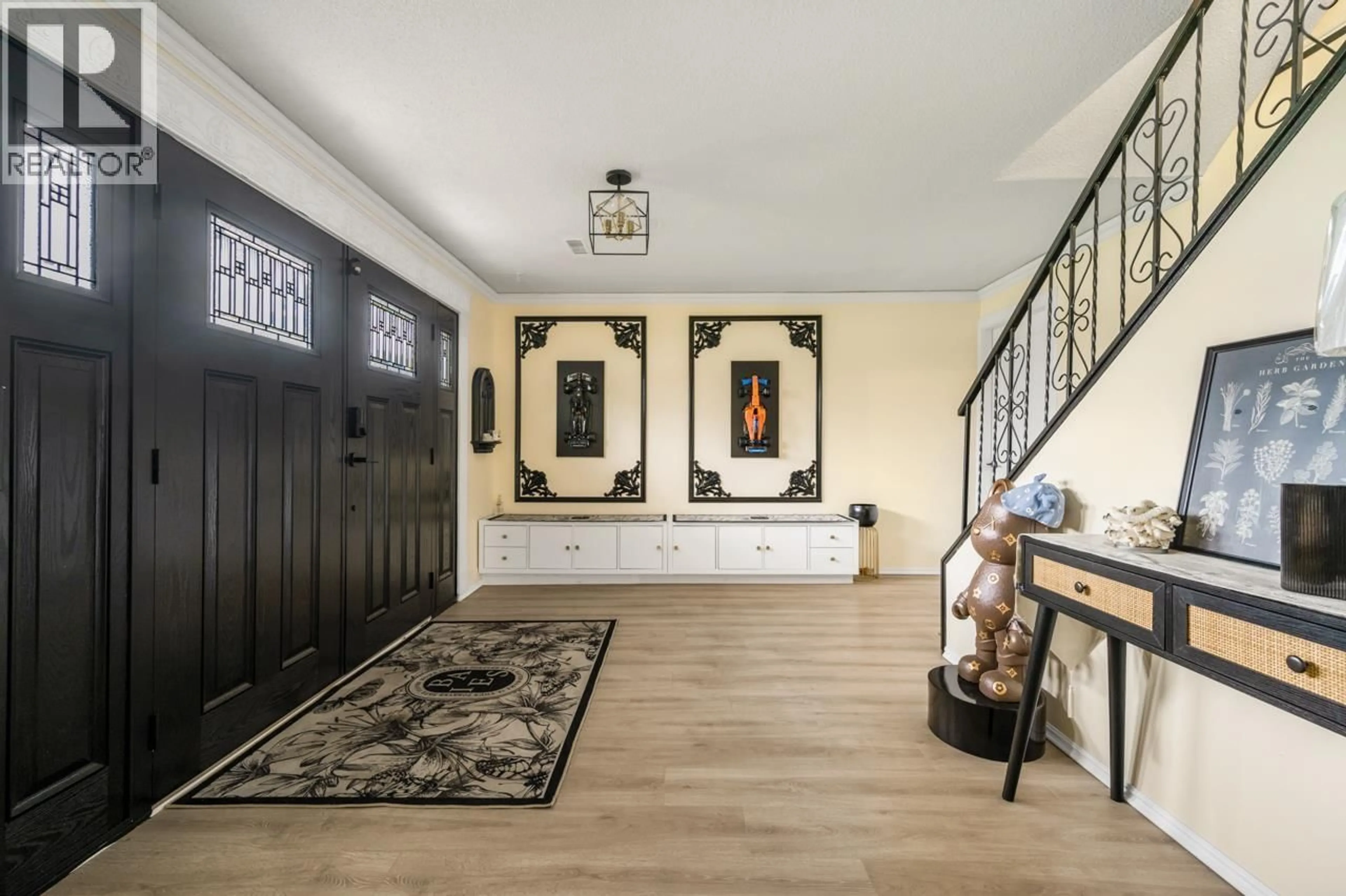 Indoor entryway for 10864 SPRINGMONT GATE, Richmond British Columbia V7E1Y4