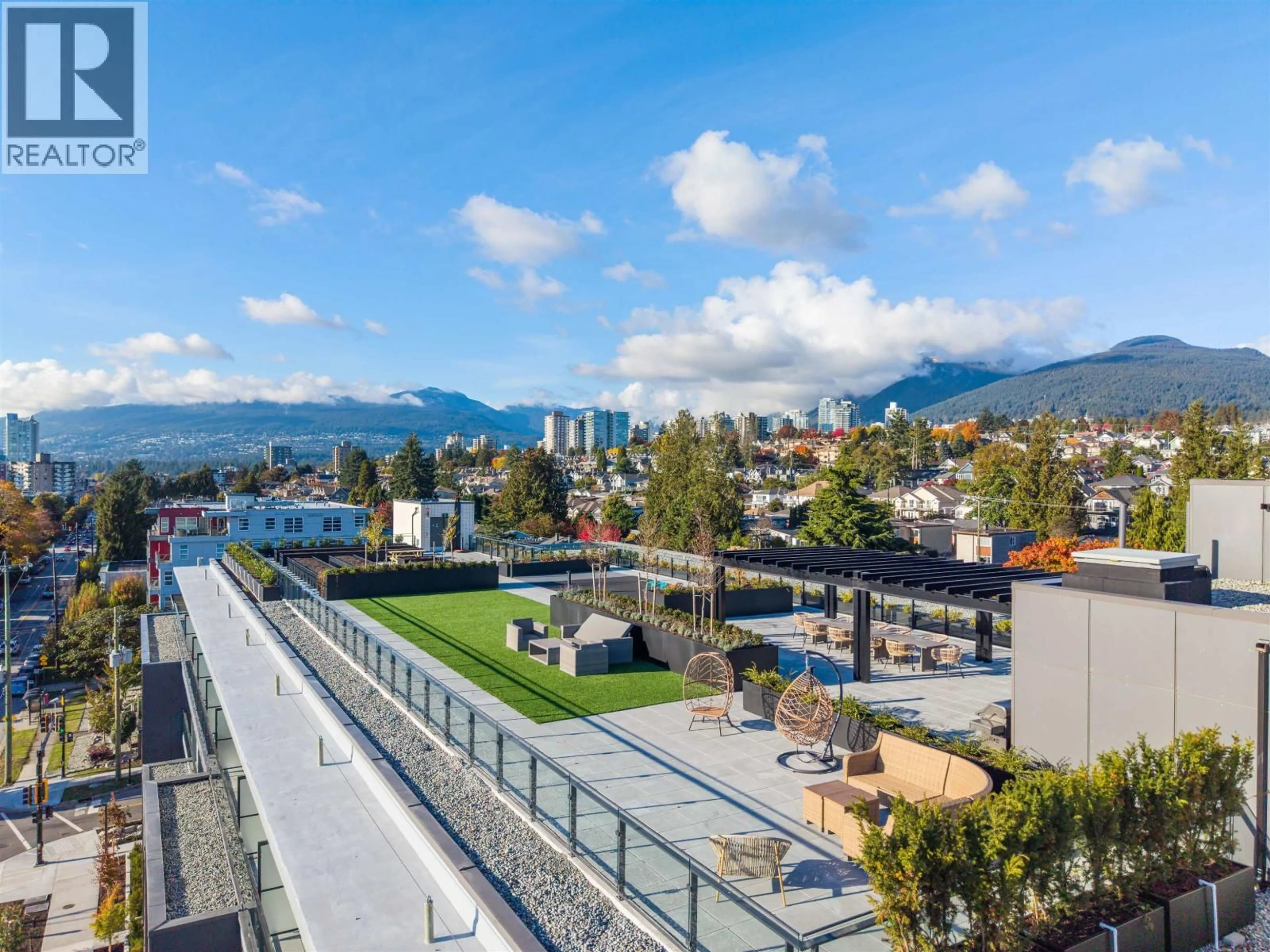 A pic from outside/outdoor area/front of a property/back of a property/a pic from drone, mountain view for 368 - 422 3RD STREET, North Vancouver British Columbia V7L0K1