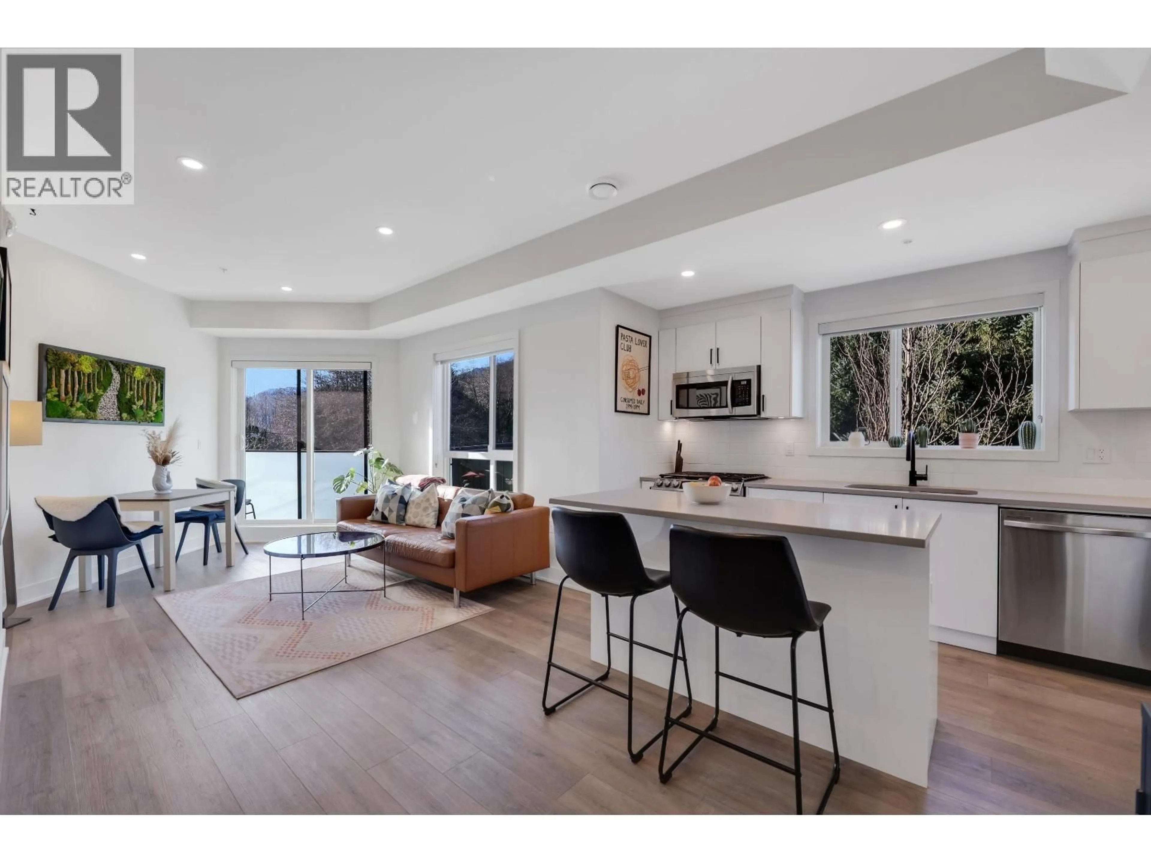 Open concept kitchen, unknown for 207 - 37808 THIRD AVENUE, Squamish British Columbia V8B1B9