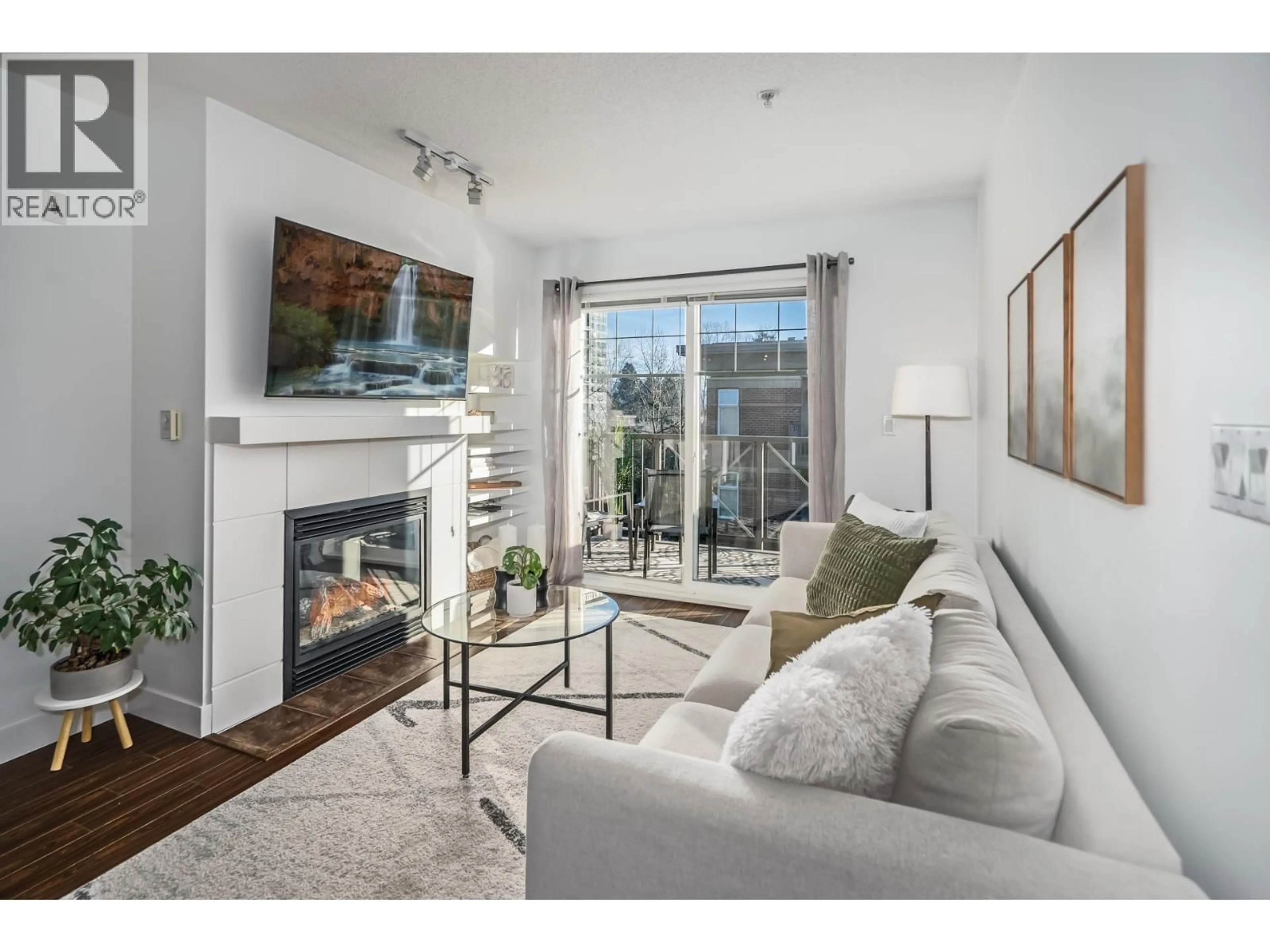 Living room with furniture, unknown for 407 - 3240 ST JOHNS STREET, Port Moody British Columbia V3H0C1