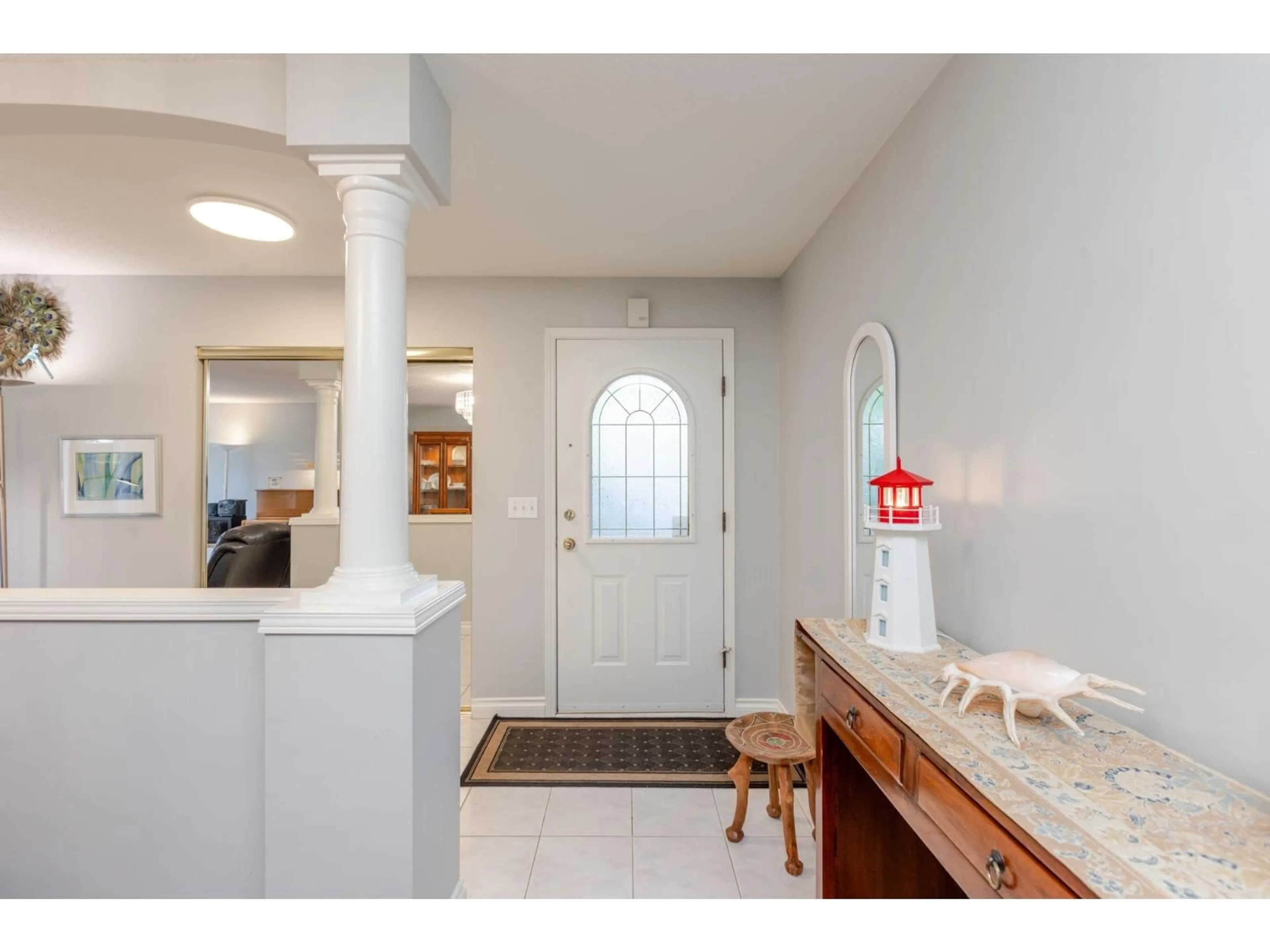 Indoor entryway for 306 - 13888 70 AVENUE, Surrey British Columbia V3W0R8