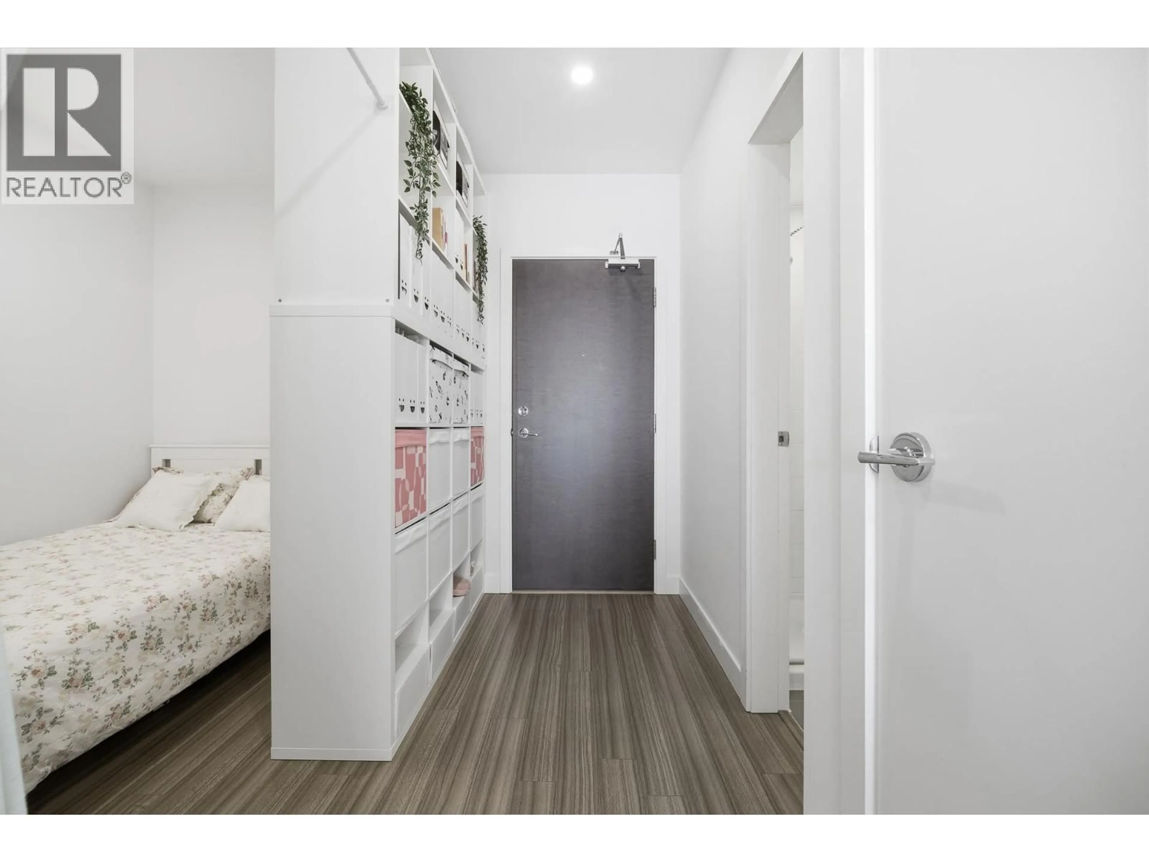 Indoor entryway for 303 - 9150 UNIVERSITY HIGH STREET, Burnaby British Columbia V5A0C5