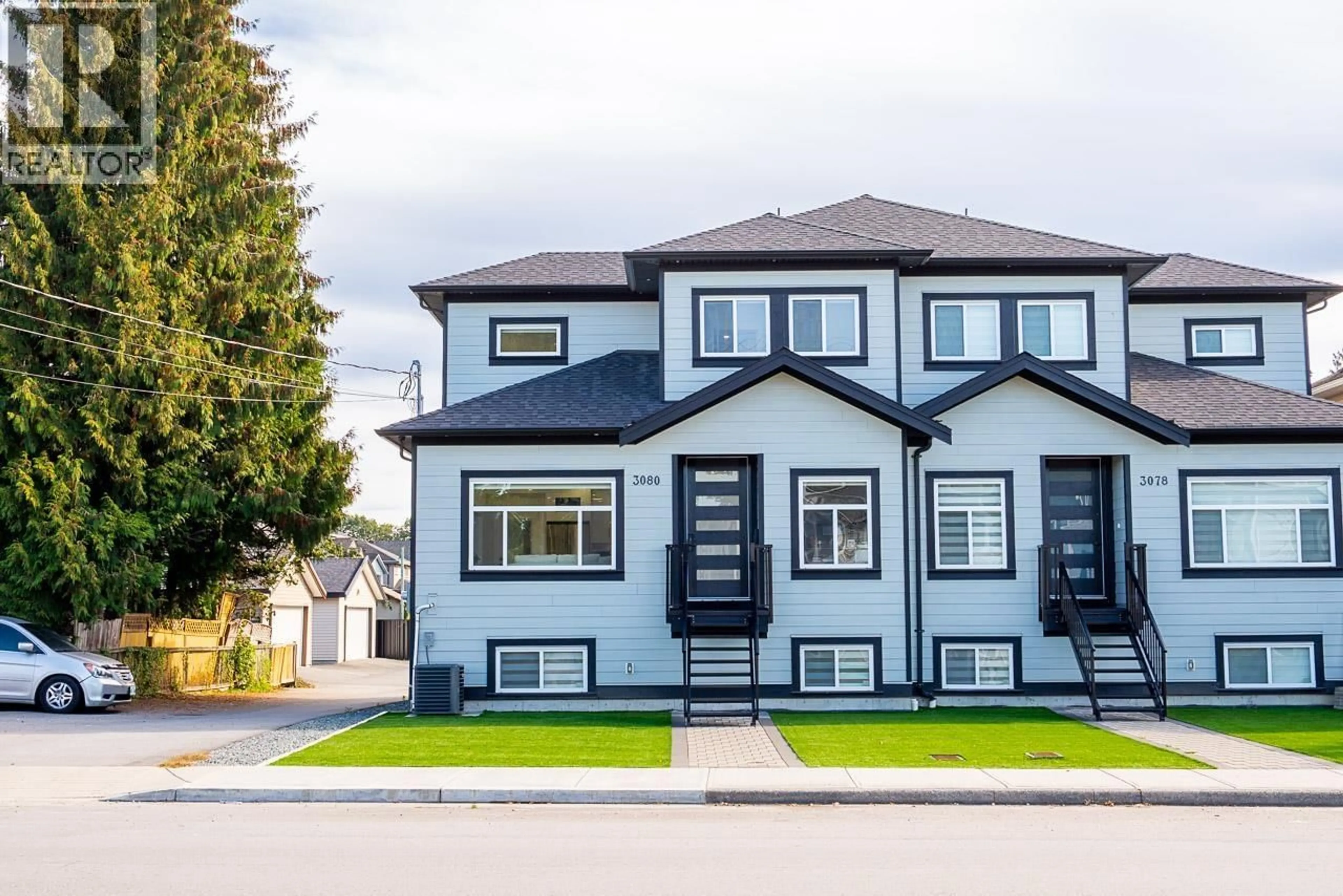 Home with vinyl exterior material, street for 3080 OXFORD STREET, Coquitlam British Columbia V3B4C3