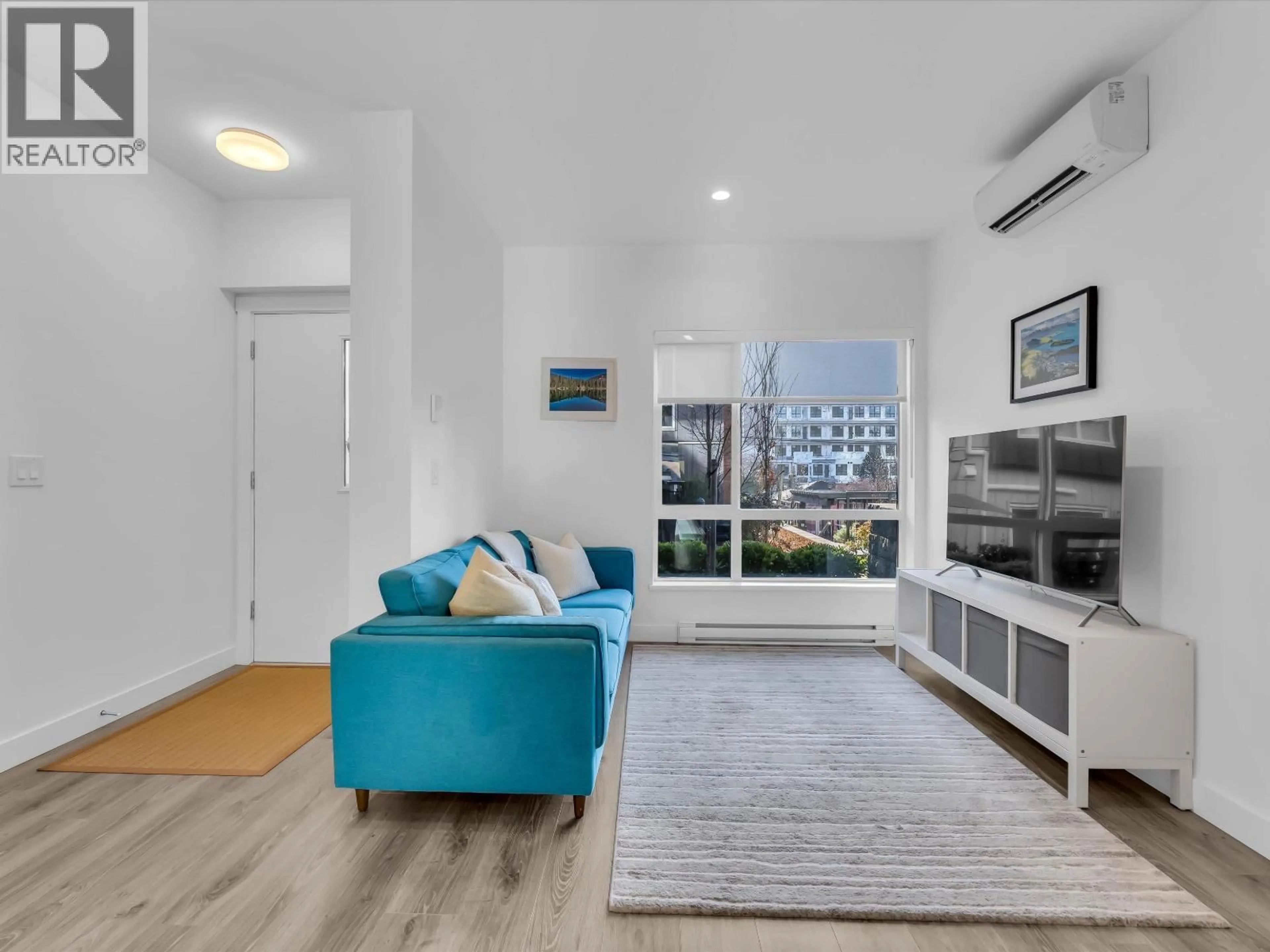 Living room with furniture, unknown for 120 - 609 SYDNEY AVENUE, Coquitlam British Columbia V3K3K1