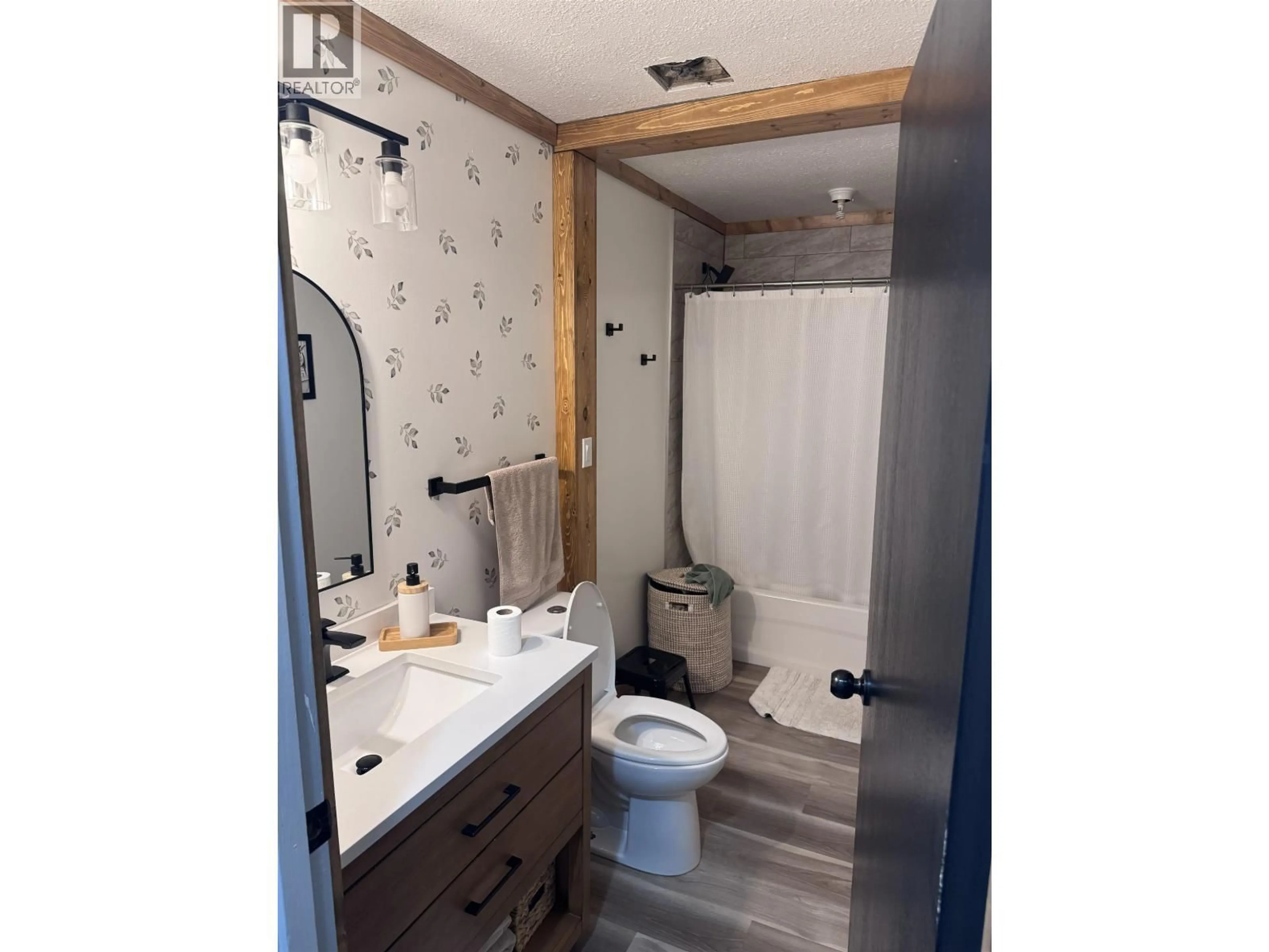 Standard bathroom, unknown for 9219 103 AVENUE, Fort St. John British Columbia V1J2G6