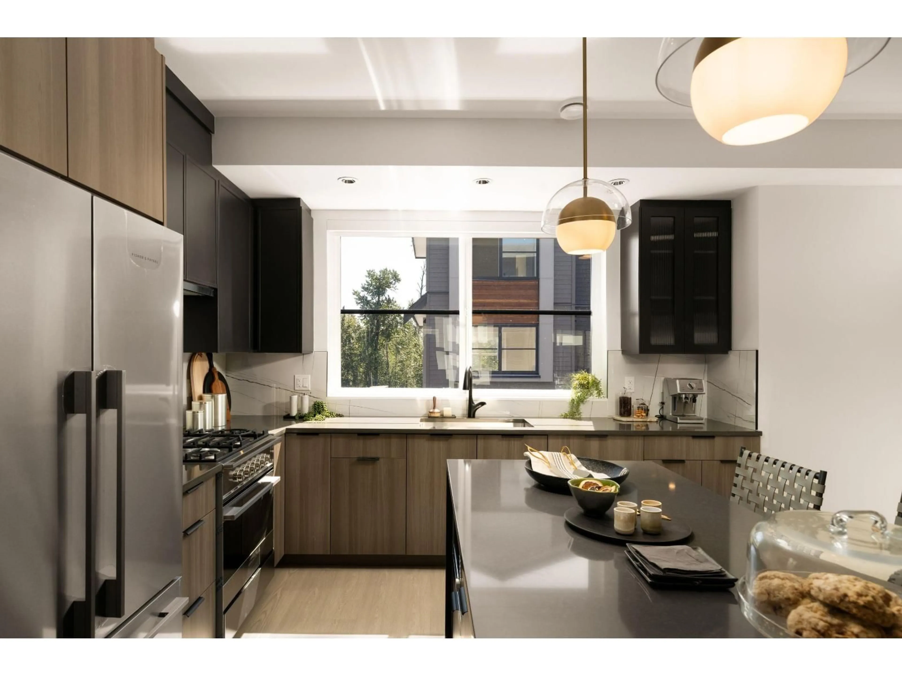 Contemporary kitchen, unknown for 82 - 7895 162 STREET, Surrey British Columbia V4N6X9