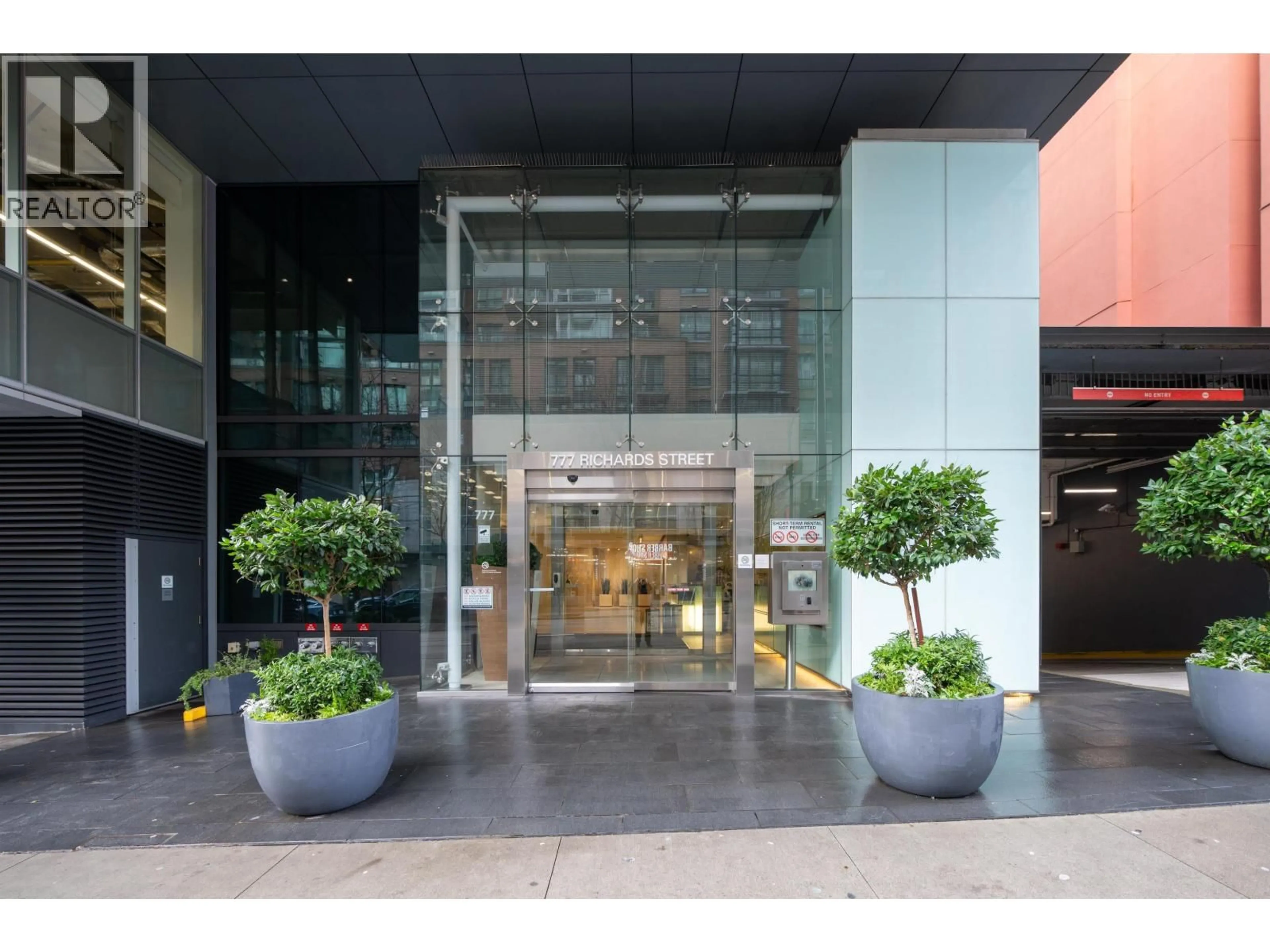 Indoor foyer for 4607 - 777 RICHARDS STREET, Vancouver British Columbia V6B0M6