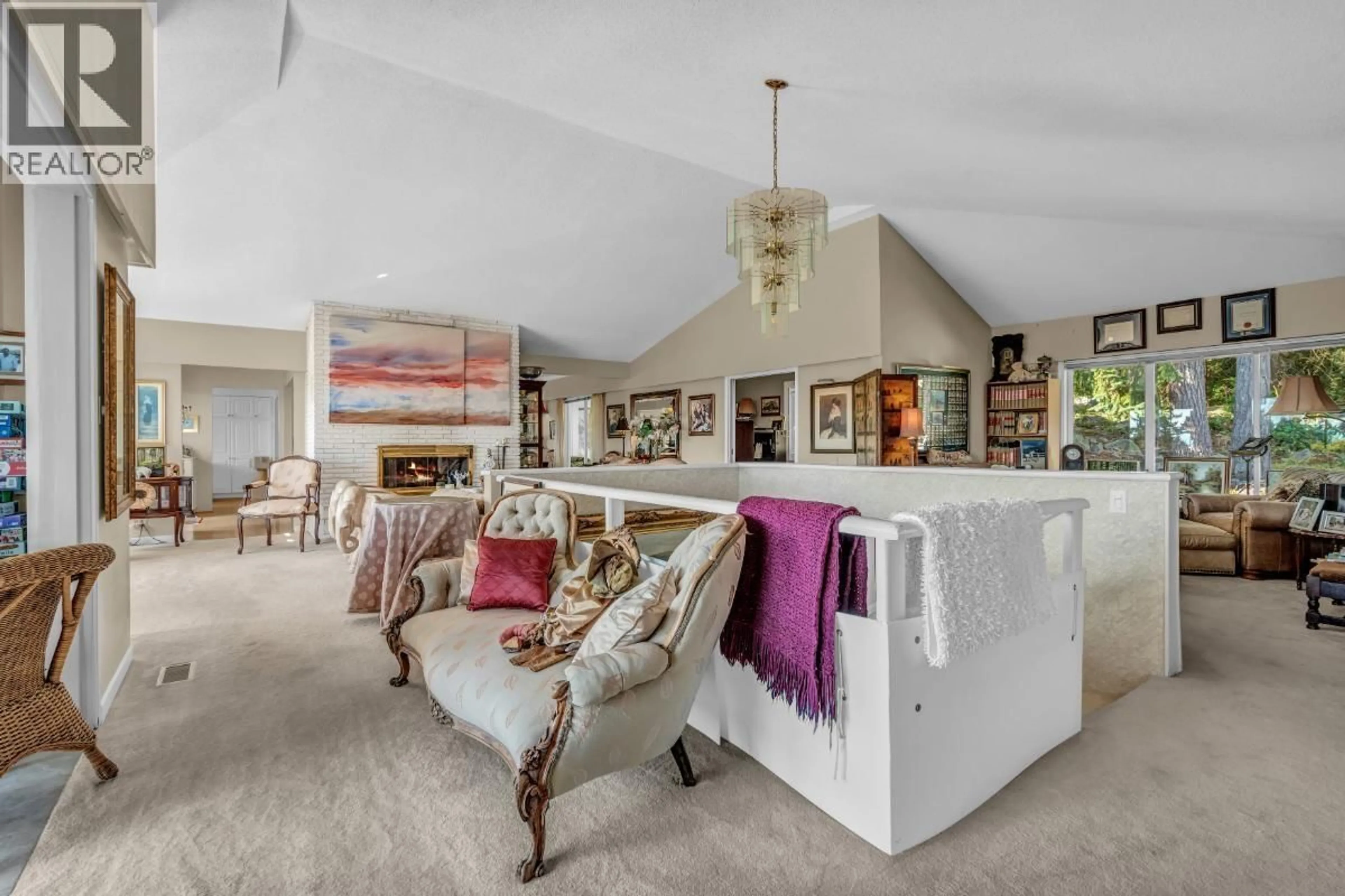 Living room with furniture, carpet floor for 4415 WOODCREST ROAD, West Vancouver British Columbia V7S2W2