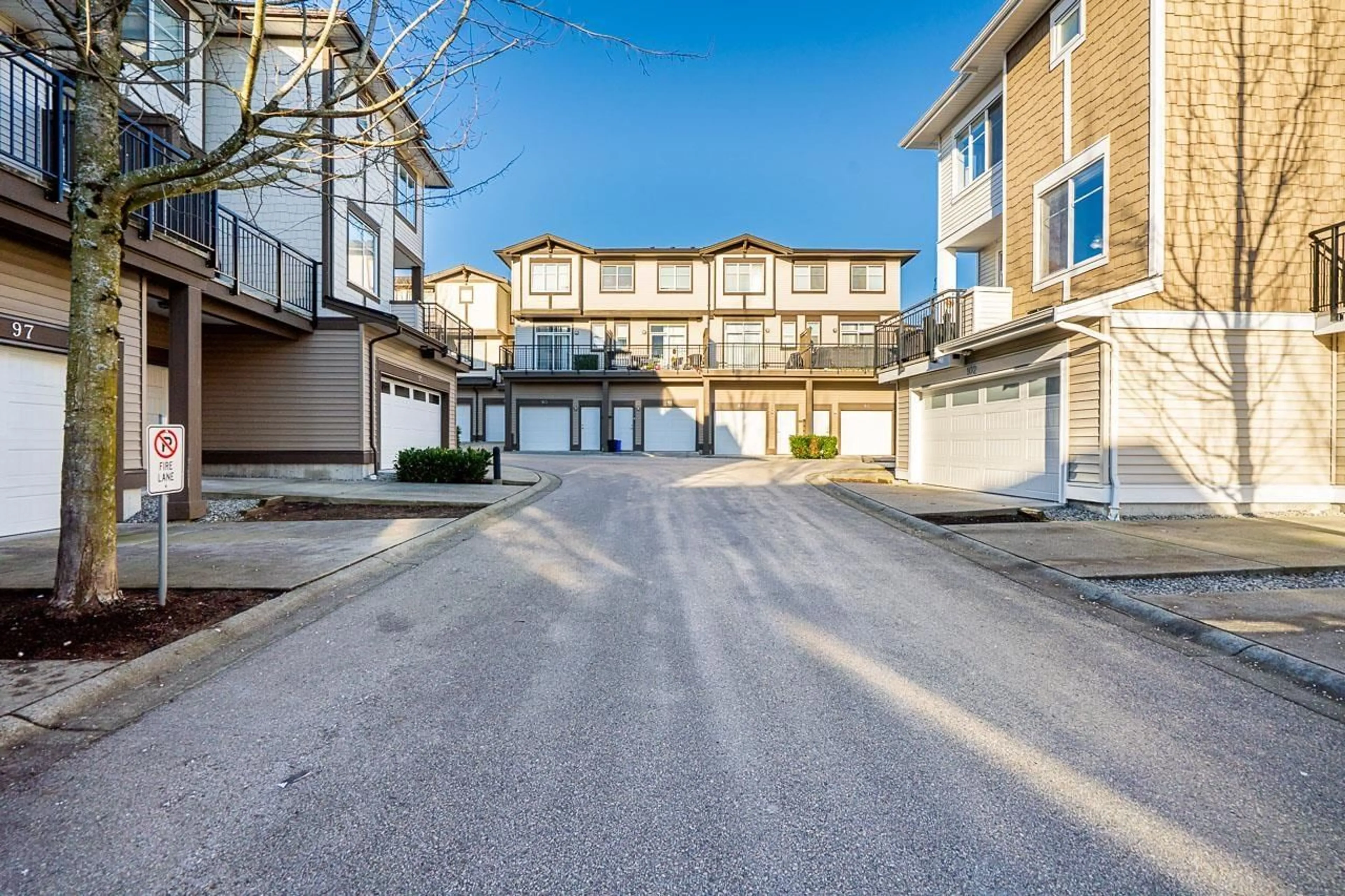 Patio, street for 102 - 19433 68 AVENUE, Surrey British Columbia V4N6M8