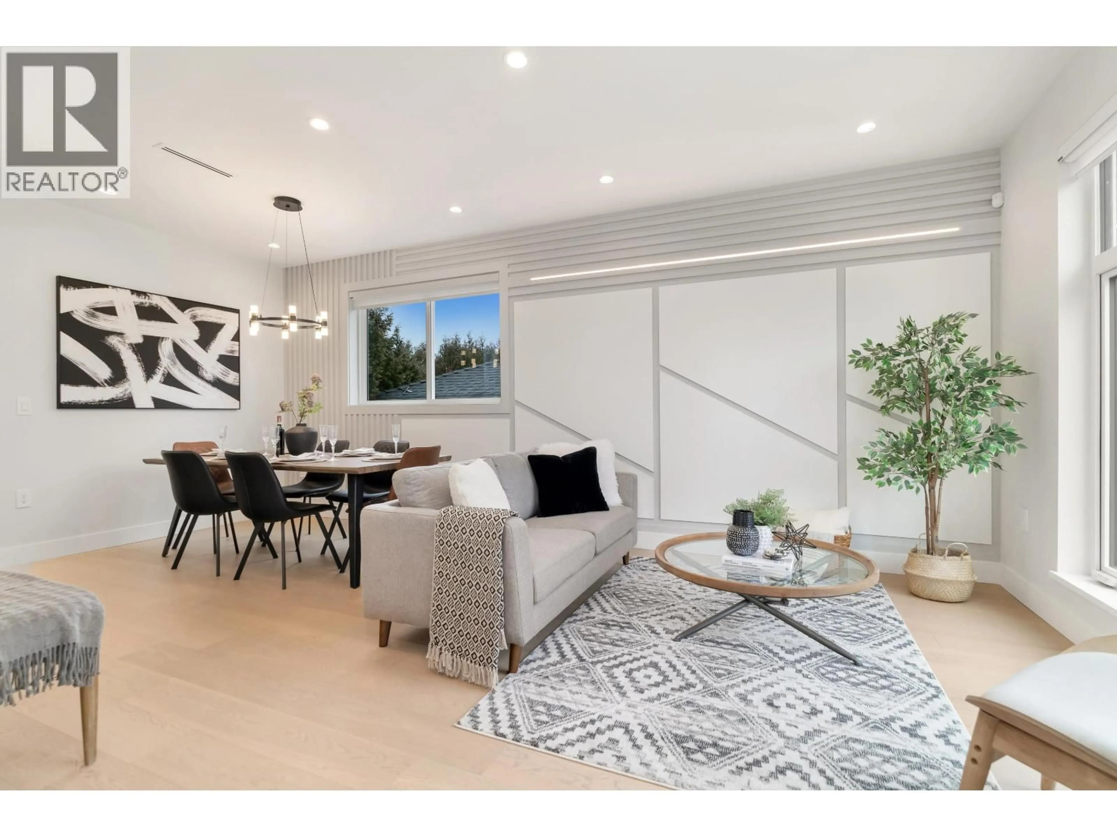 Living room with furniture, unknown for 6926 CARNEGIE STREET, Burnaby British Columbia V5B1Y5