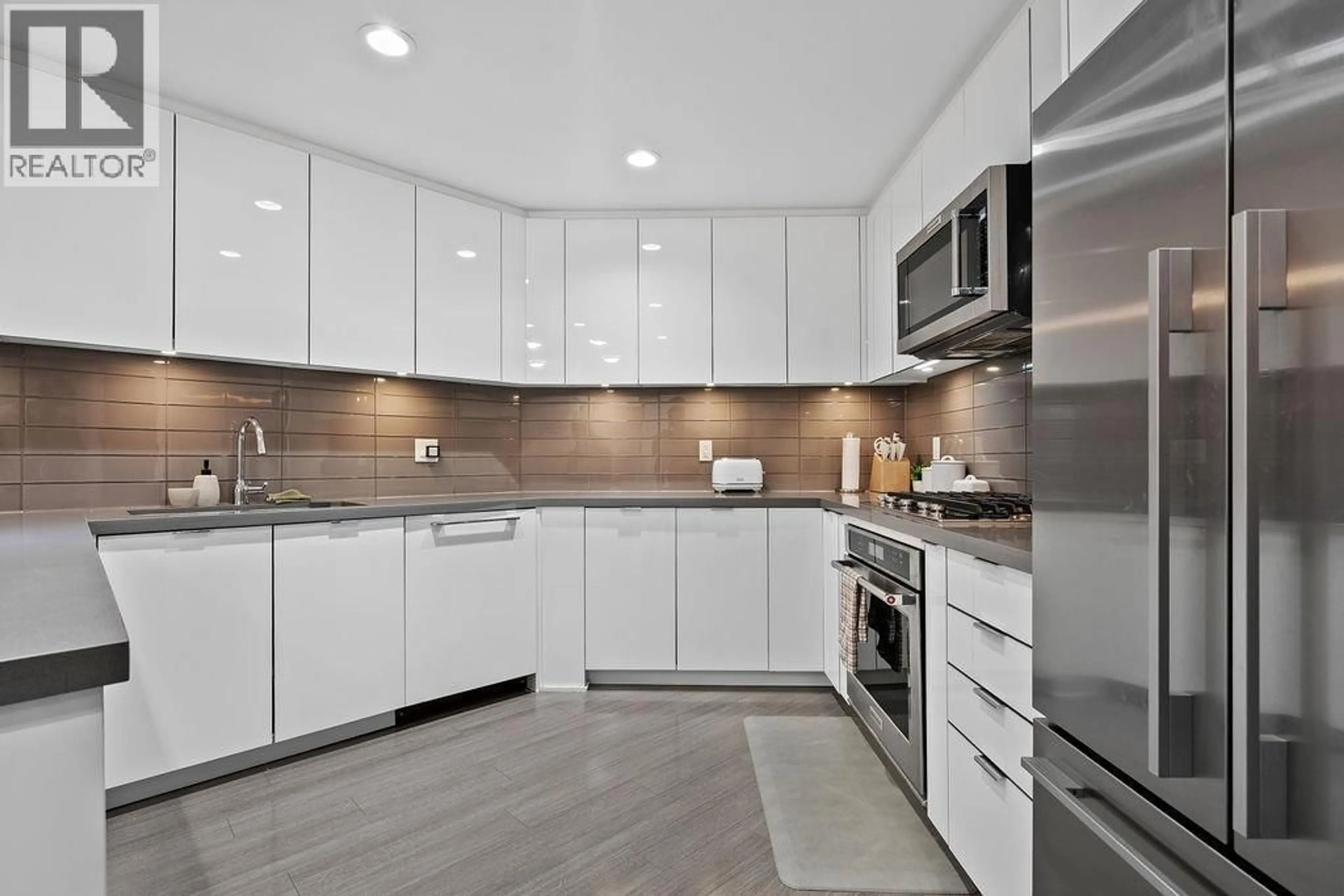 Unknown for 229 - 255 1ST STREET, North Vancouver British Columbia V7M3G8