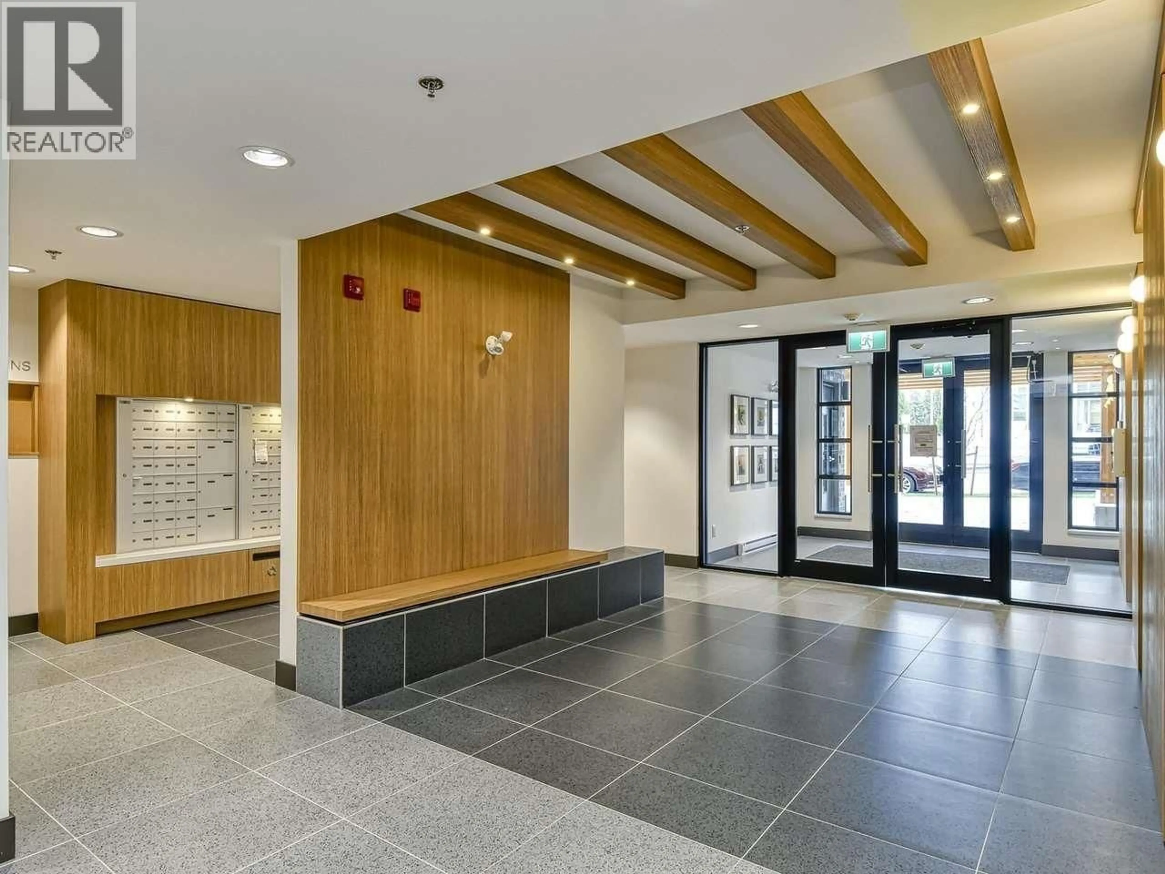 Indoor foyer for 503 - 516 FOSTER AVENUE, Coquitlam British Columbia V3J0H8