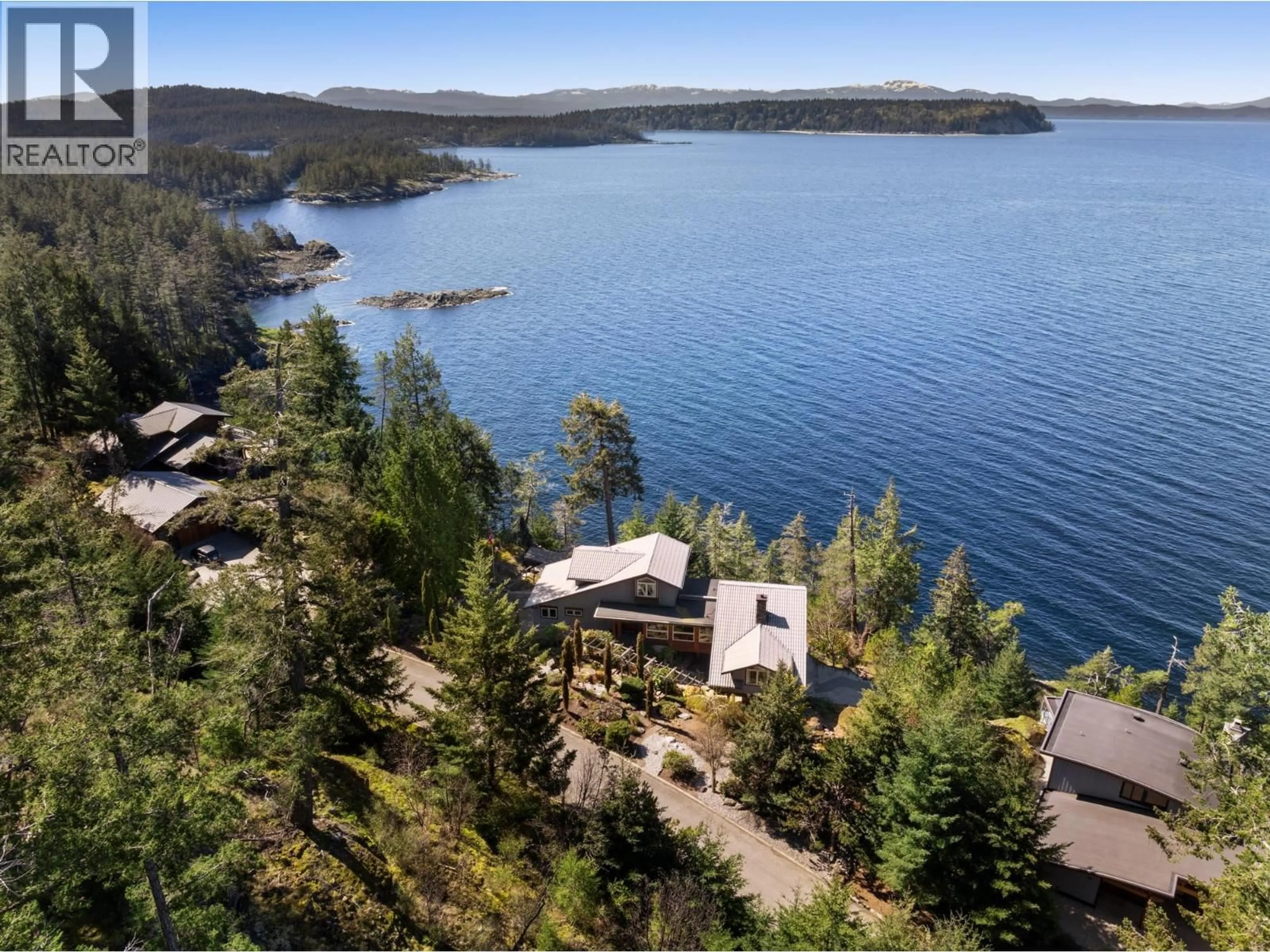 A pic from outside/outdoor area/front of a property/back of a property/a pic from drone, water/lake/river/ocean view for 9987 WELCOME WYND, Halfmoon Bay British Columbia V7Z1G5