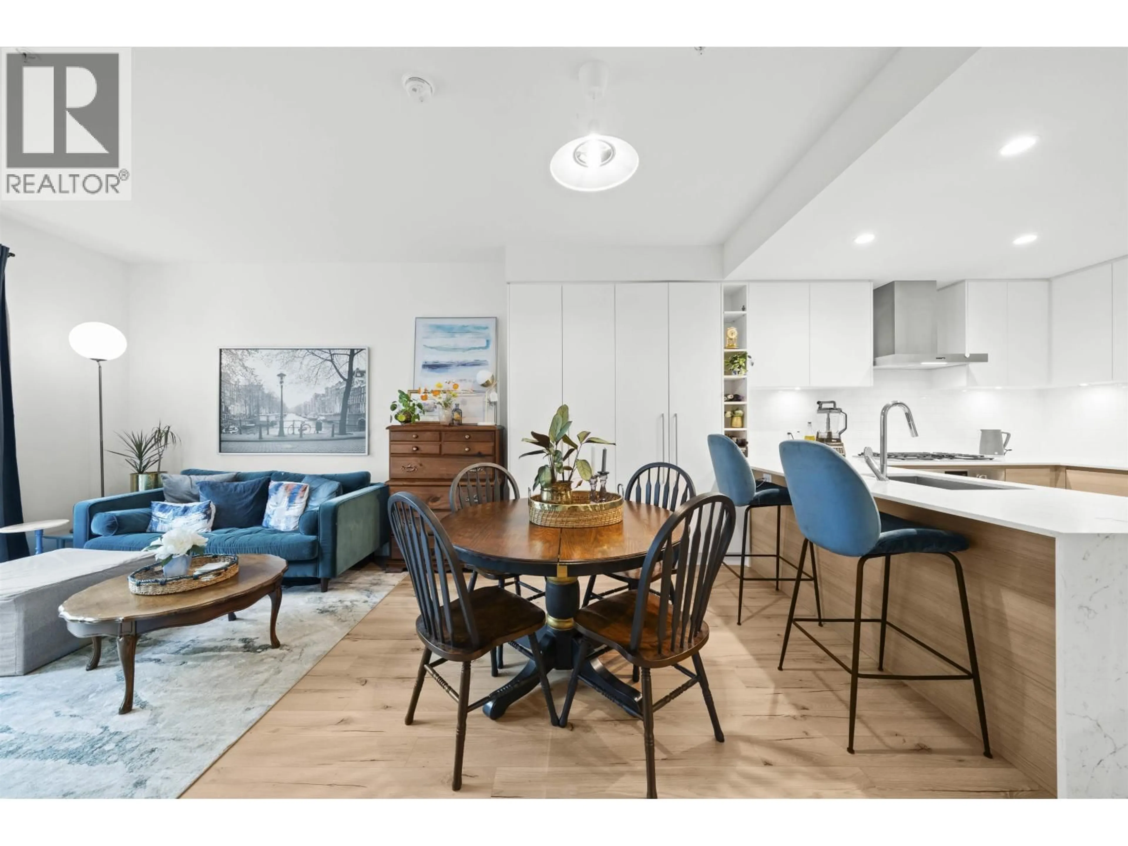 Open concept kitchen, wood/laminate floor for 3131 MURRAY STREET, Port Moody British Columbia V3H0L9