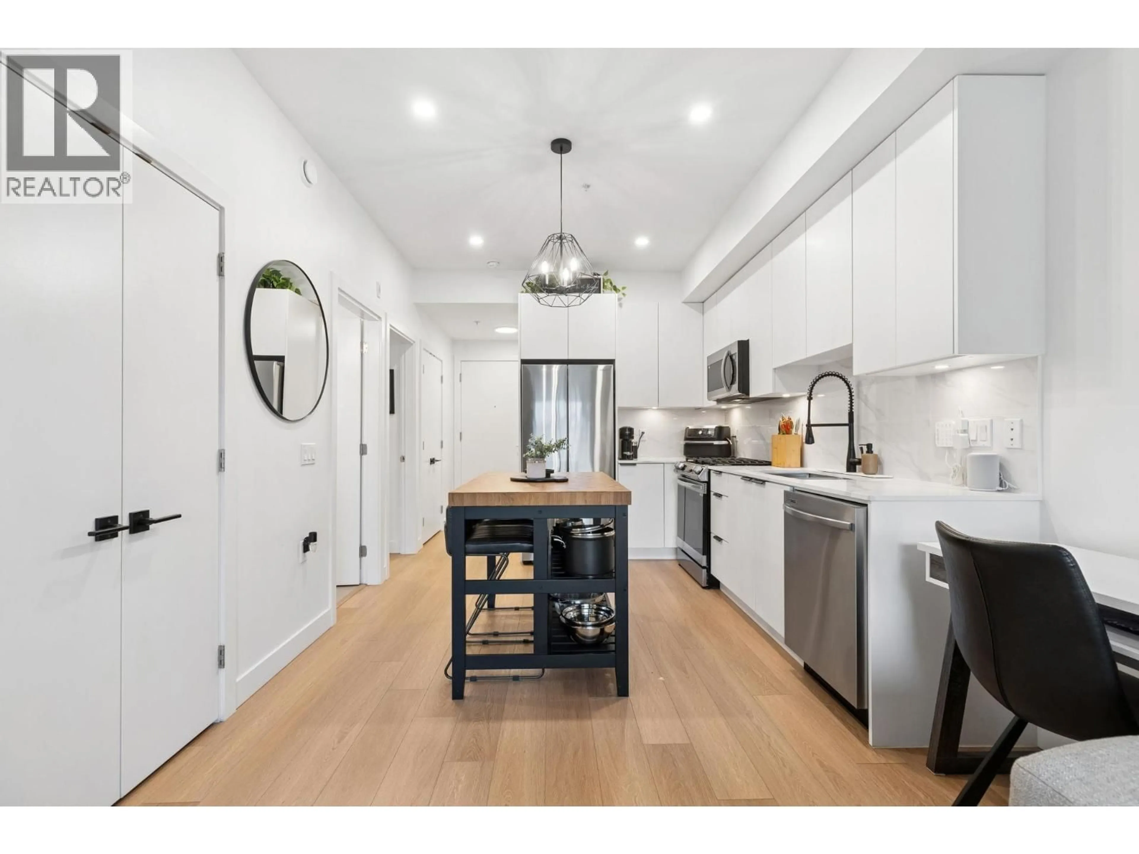 Open concept kitchen, unknown for 204 - 2331 KELLY AVENUE, Port Coquitlam British Columbia V3C1Y3