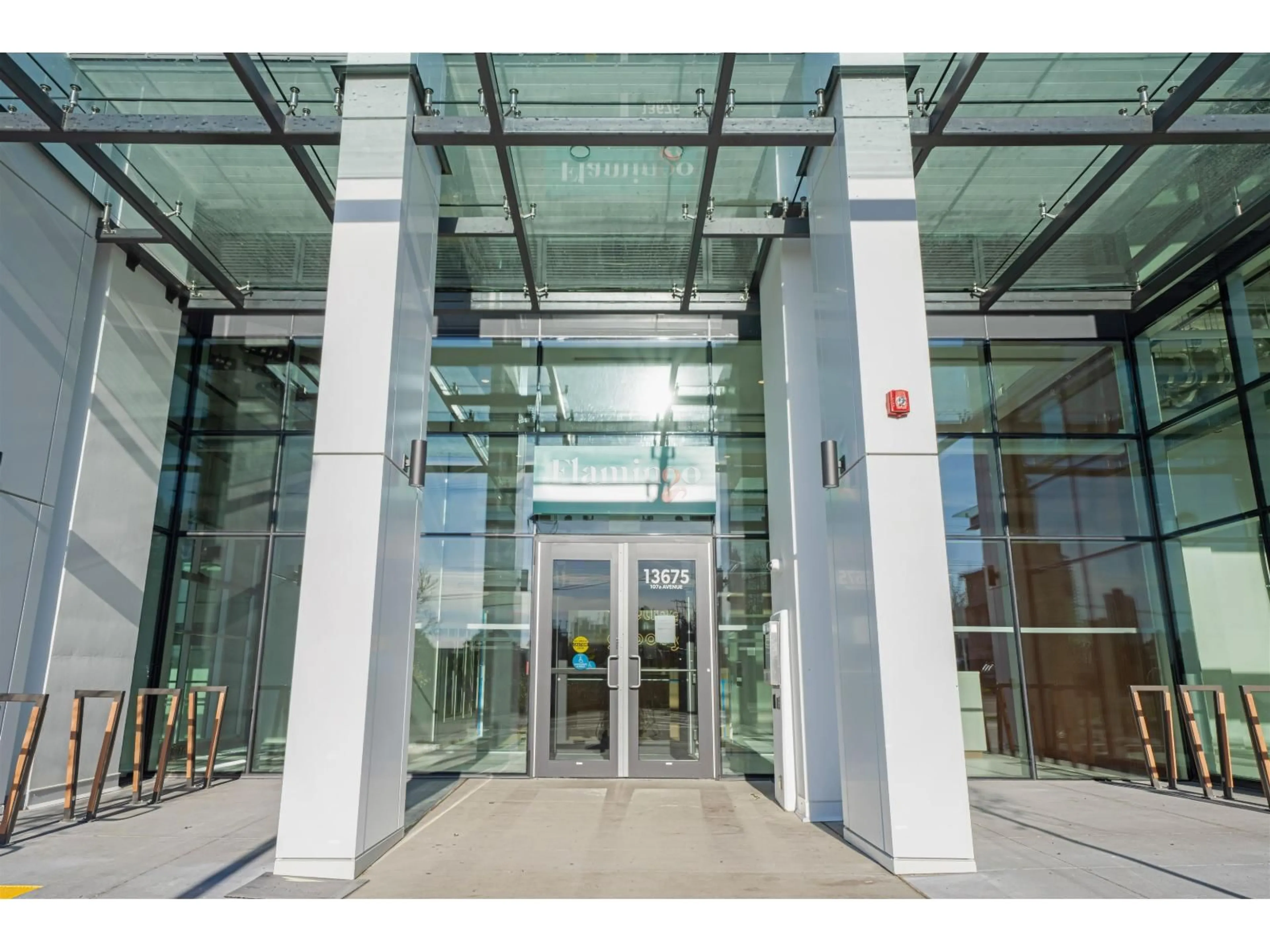 Indoor foyer for 402 - 13675 107A STREET, Surrey British Columbia V3T0X2