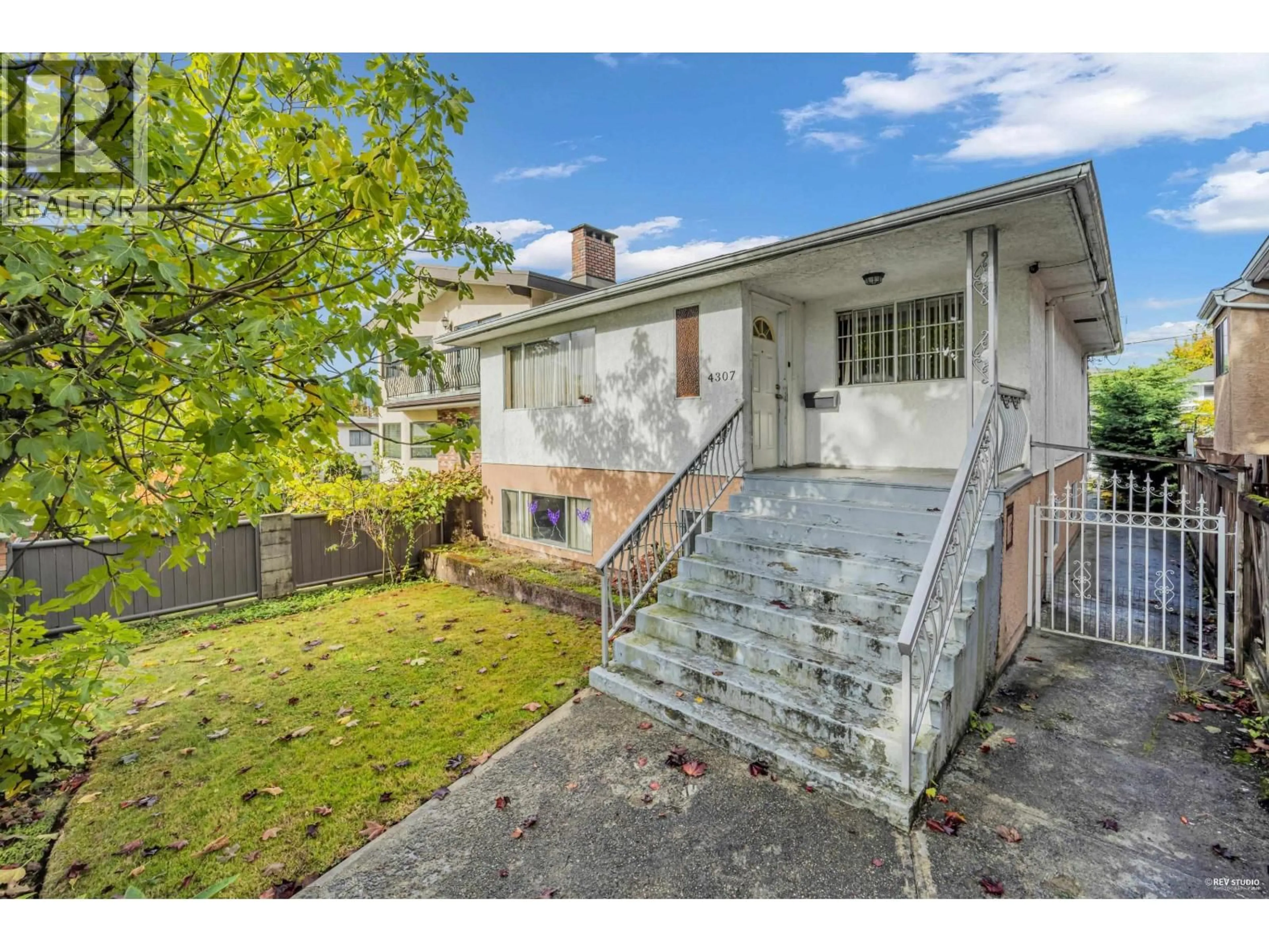 Unknown for 4307 VENABLES STREET, Burnaby British Columbia V5C3A3