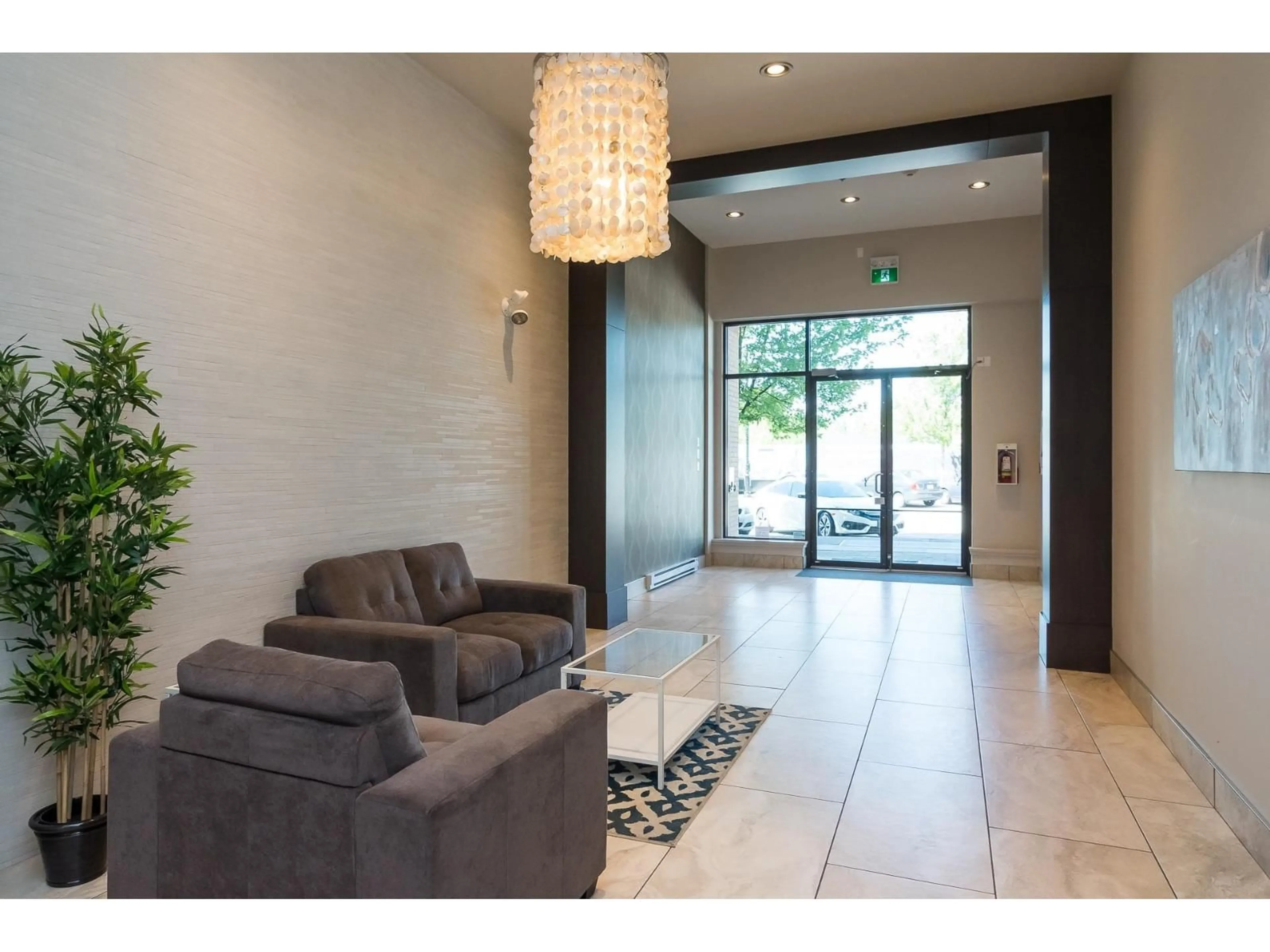 Indoor foyer for 316 - 20728 WILLOUGHBY TOWN CENTRE DRIVE, Langley British Columbia V2Y0P3