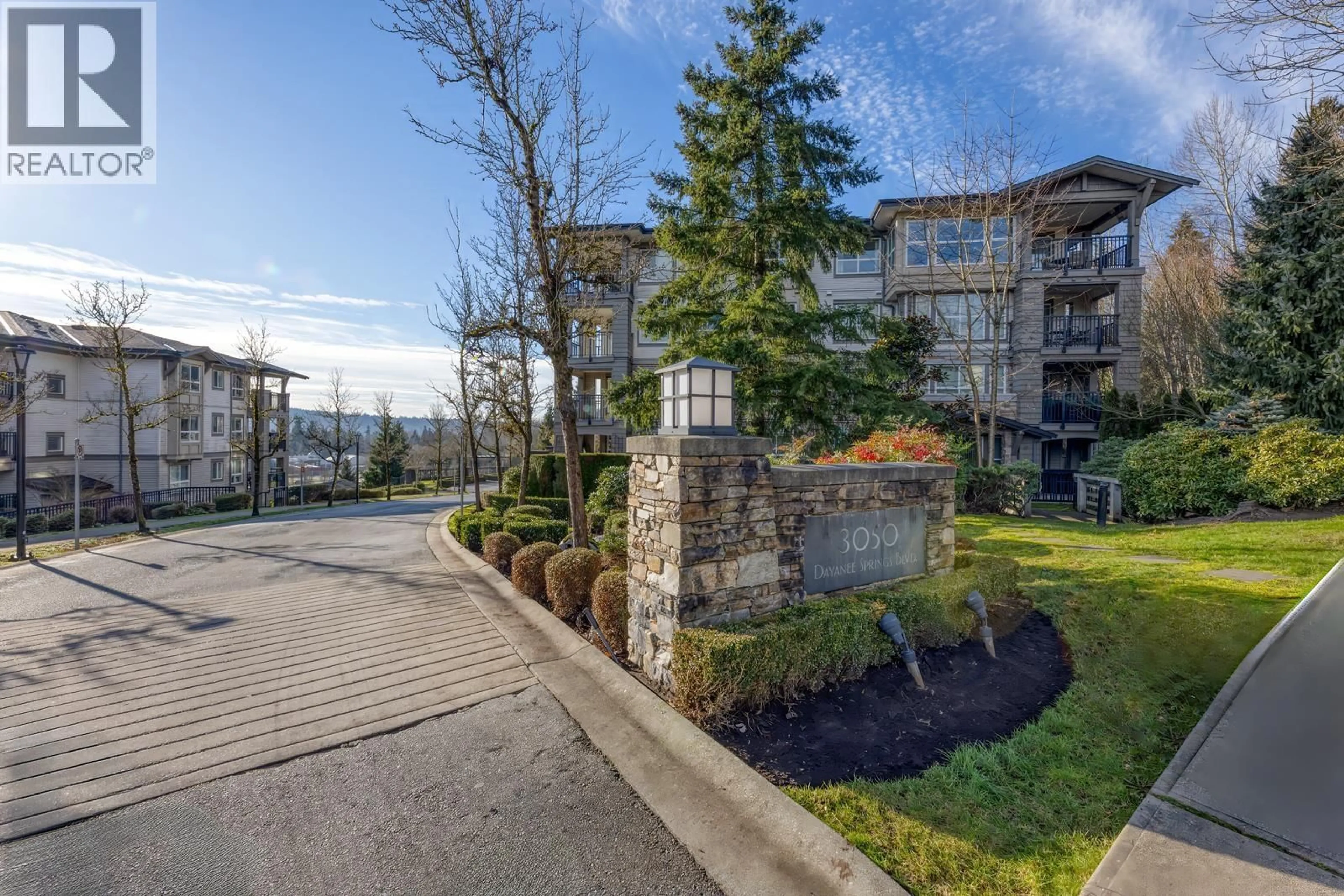 Patio, water/lake/river/ocean view for 202 - 3050 DAYANEE SPRINGS BOULEVARD, Coquitlam British Columbia V3E3R7