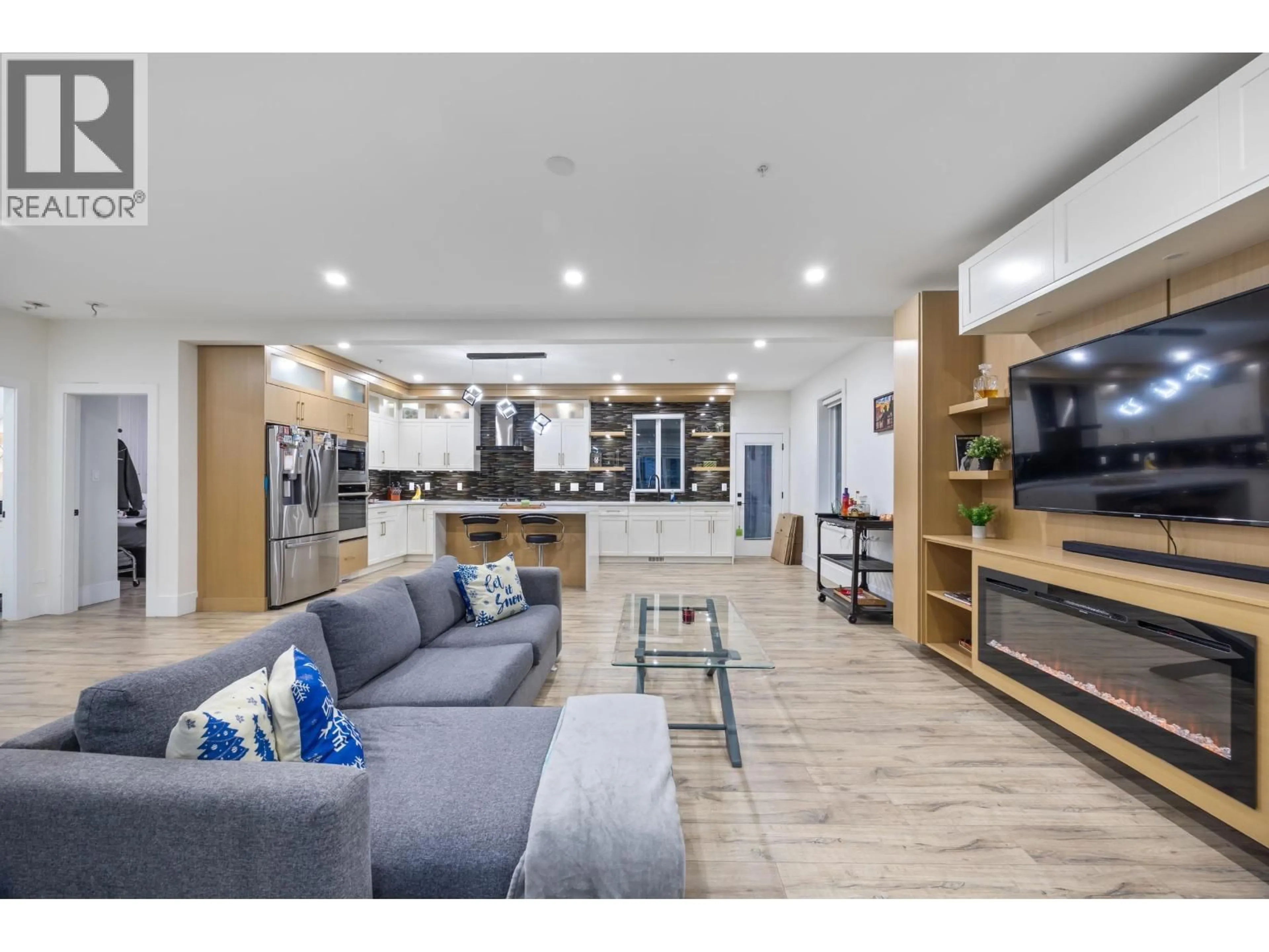 Open concept kitchen, unknown for 10500 MCVEETY STREET, Maple Ridge British Columbia V2W0K3