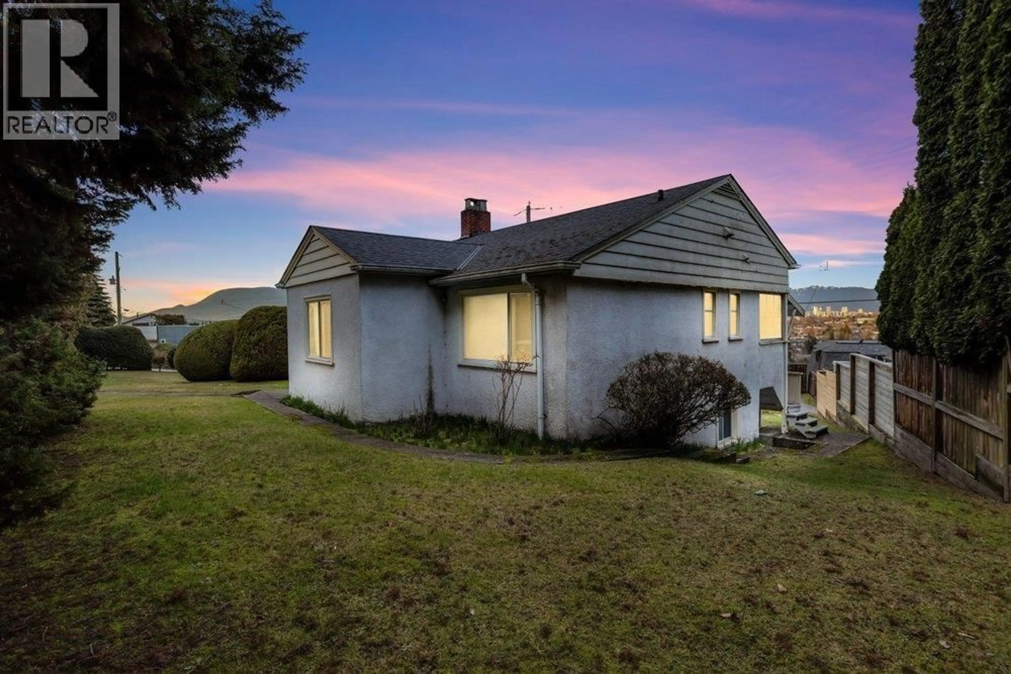 A pic from outside/outdoor area/front of a property/back of a property/a pic from drone, mountain view for 4180 QUESNEL DRIVE, Vancouver British Columbia V6L2X6