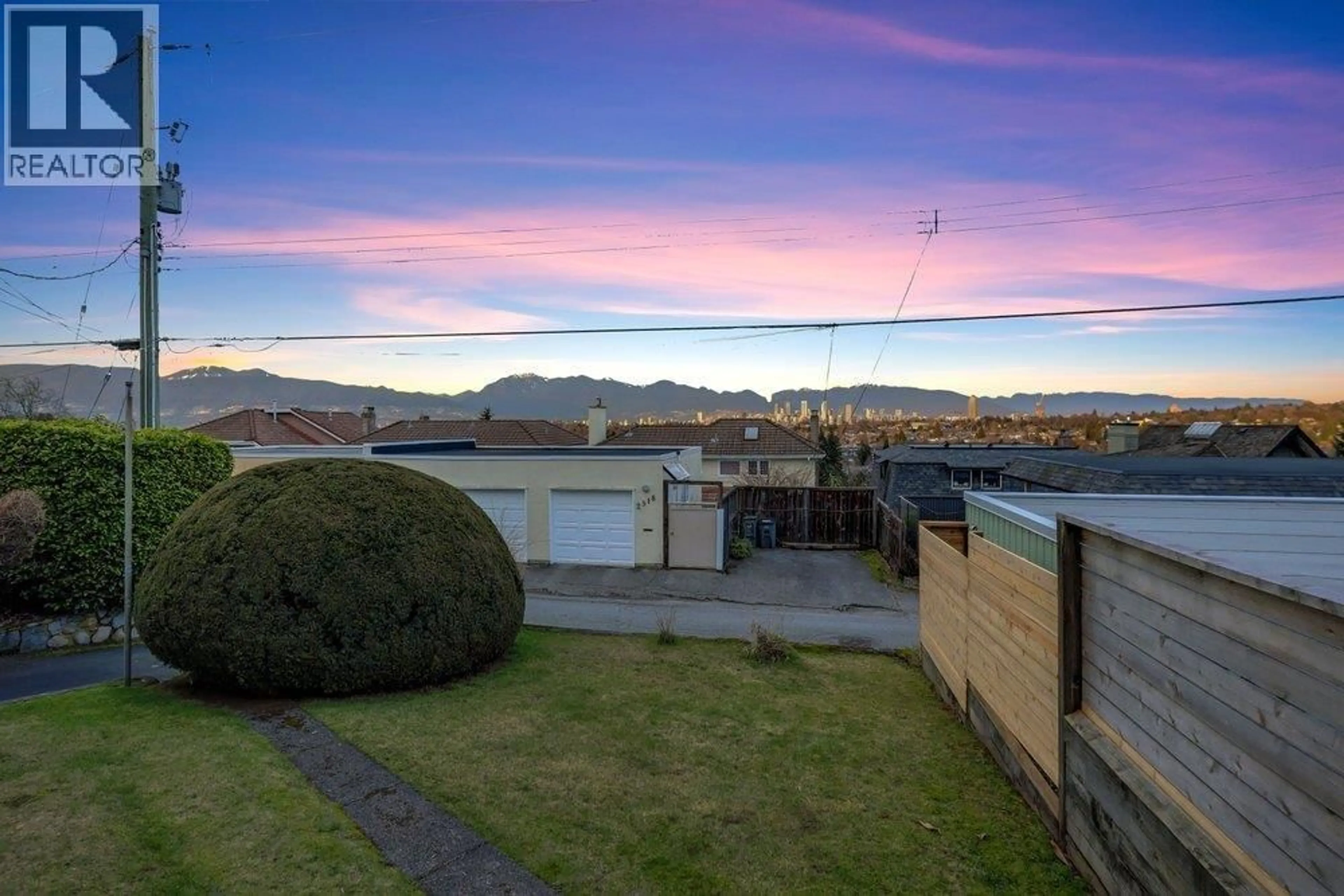 A pic from outside/outdoor area/front of a property/back of a property/a pic from drone, mountain view for 4180 QUESNEL DRIVE, Vancouver British Columbia V6L2X6